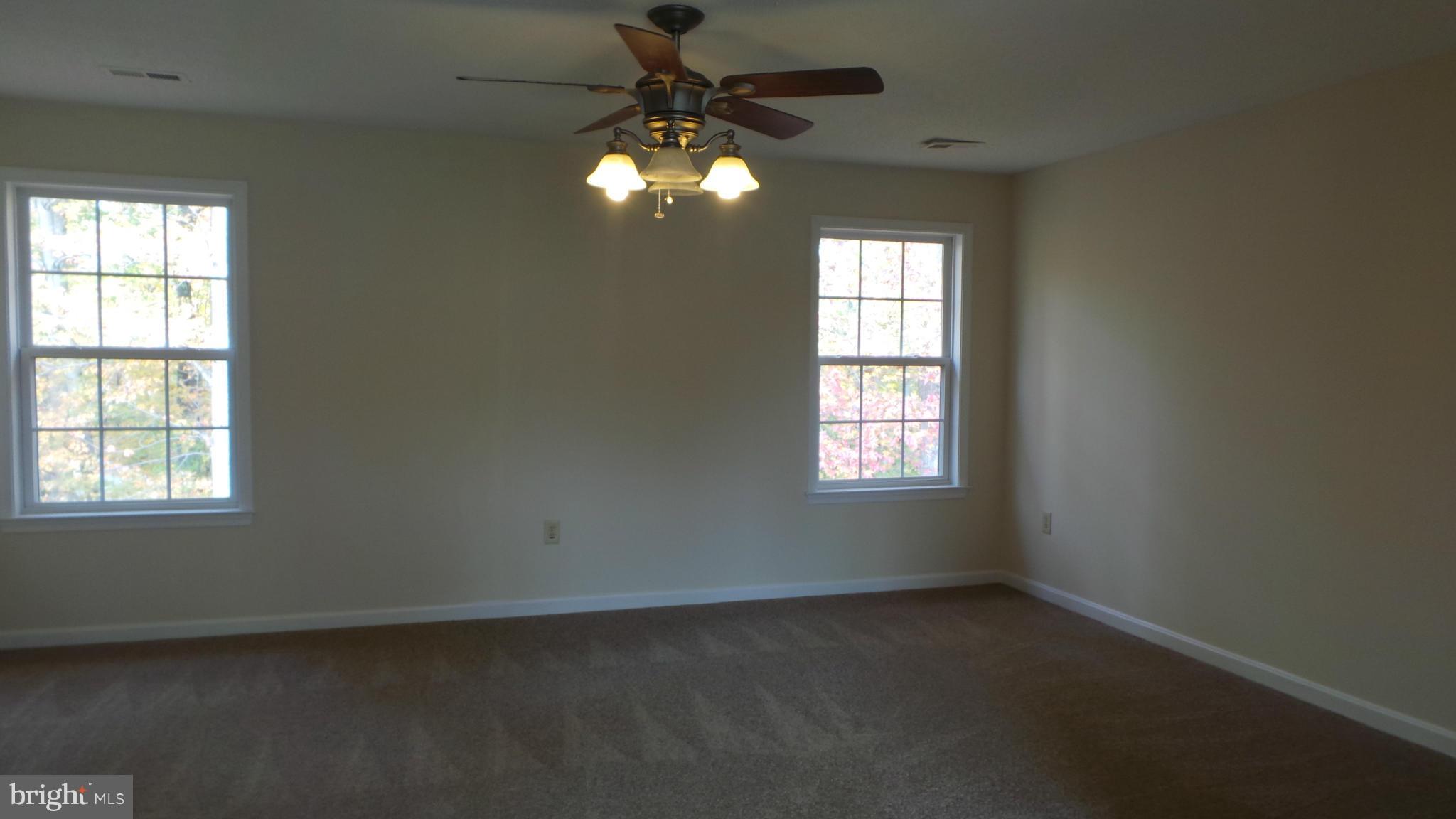 PRESIDENTIAL LAKES - Residential