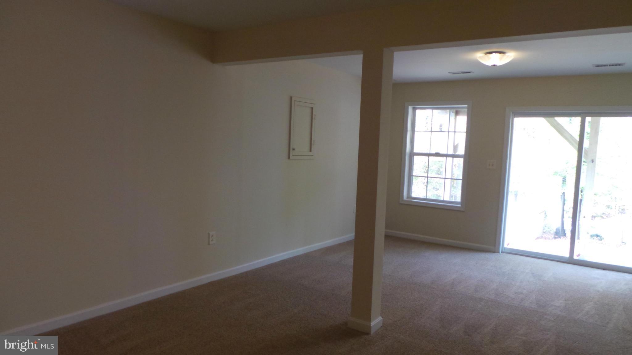 PRESIDENTIAL LAKES - Residential