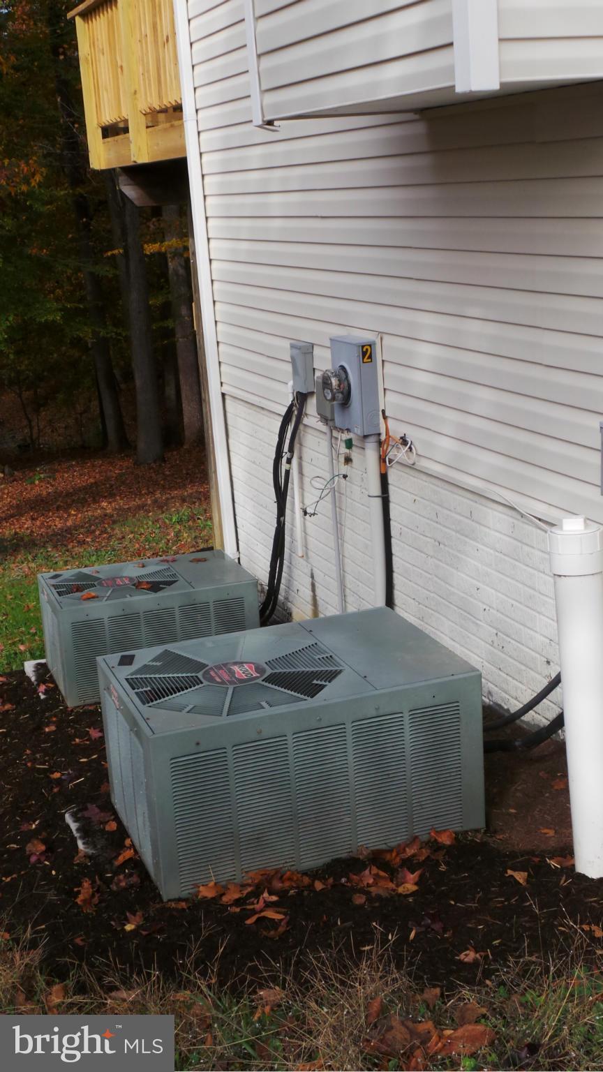 PRESIDENTIAL LAKES - Residential