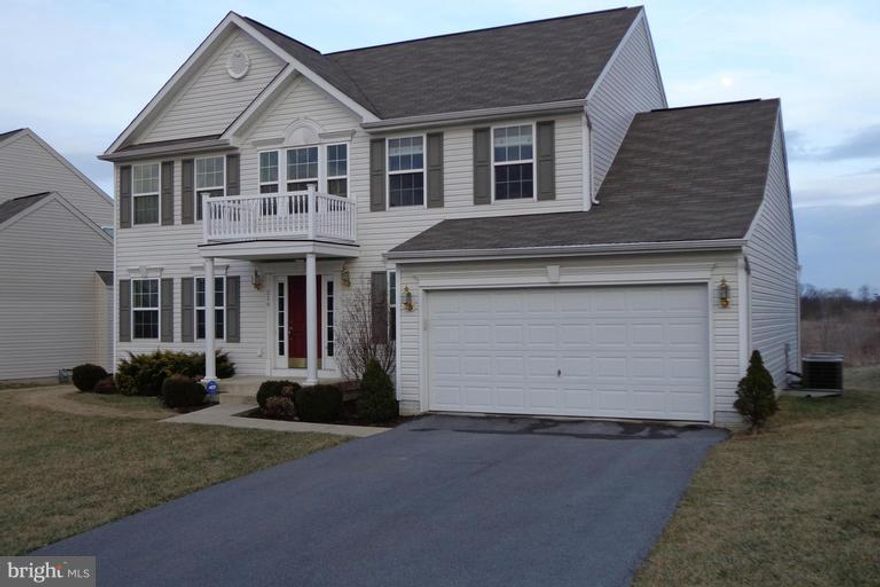 Beautiful 4 bedroom, 2 1/2 bath colonial located in Prentiss Point. Great location to schools, shopping and Rt 9 by passand Rt 81. 2 ft extension on all levels, wood flooring, wood blinds, family room off kitchen, bonus morning room and upgraded masterbath. 2 car garage w/opener and unfinished basement. Pets allowed on case by case and tenants must have renters insurance.