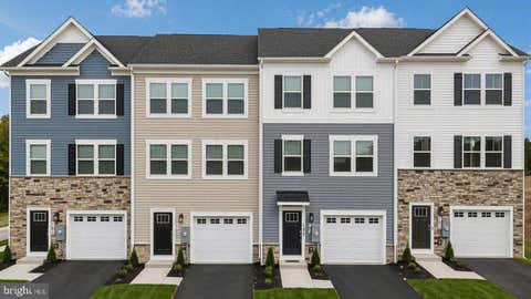 Townhouse For Sale - 110 Sioux Loop<br/> WINCHESTER, VA 22602