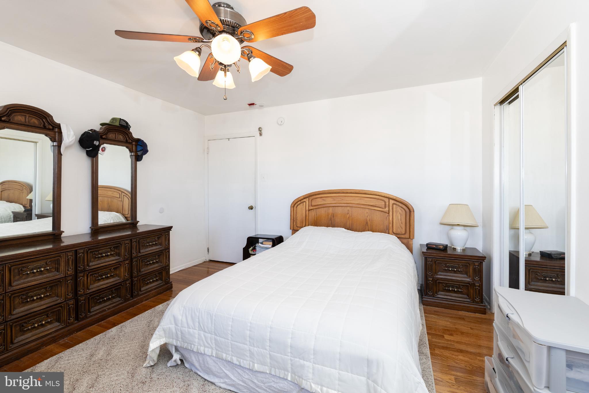 PASSYUNK SQUARE - Residential Income