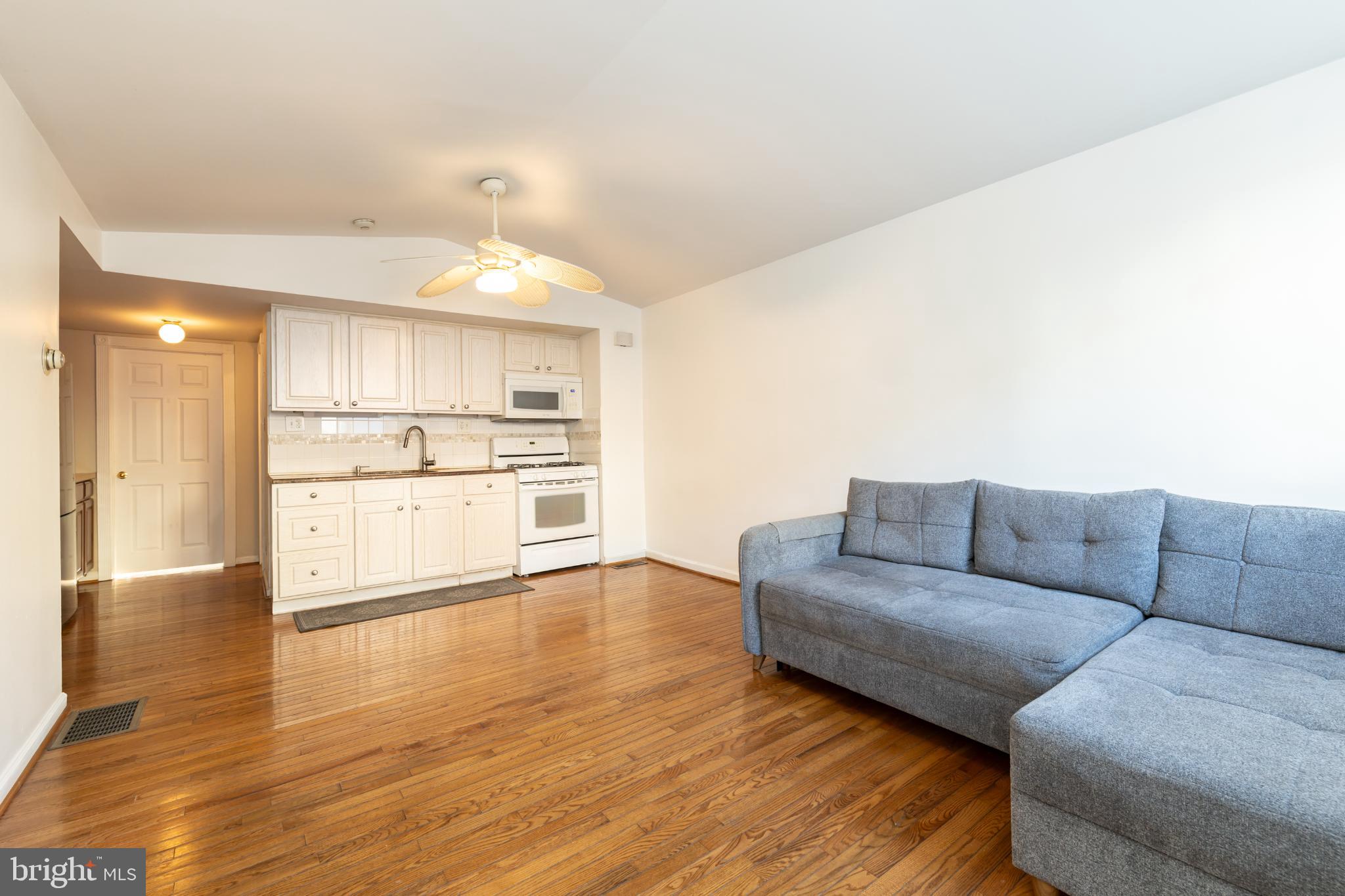 PASSYUNK SQUARE - Residential Income