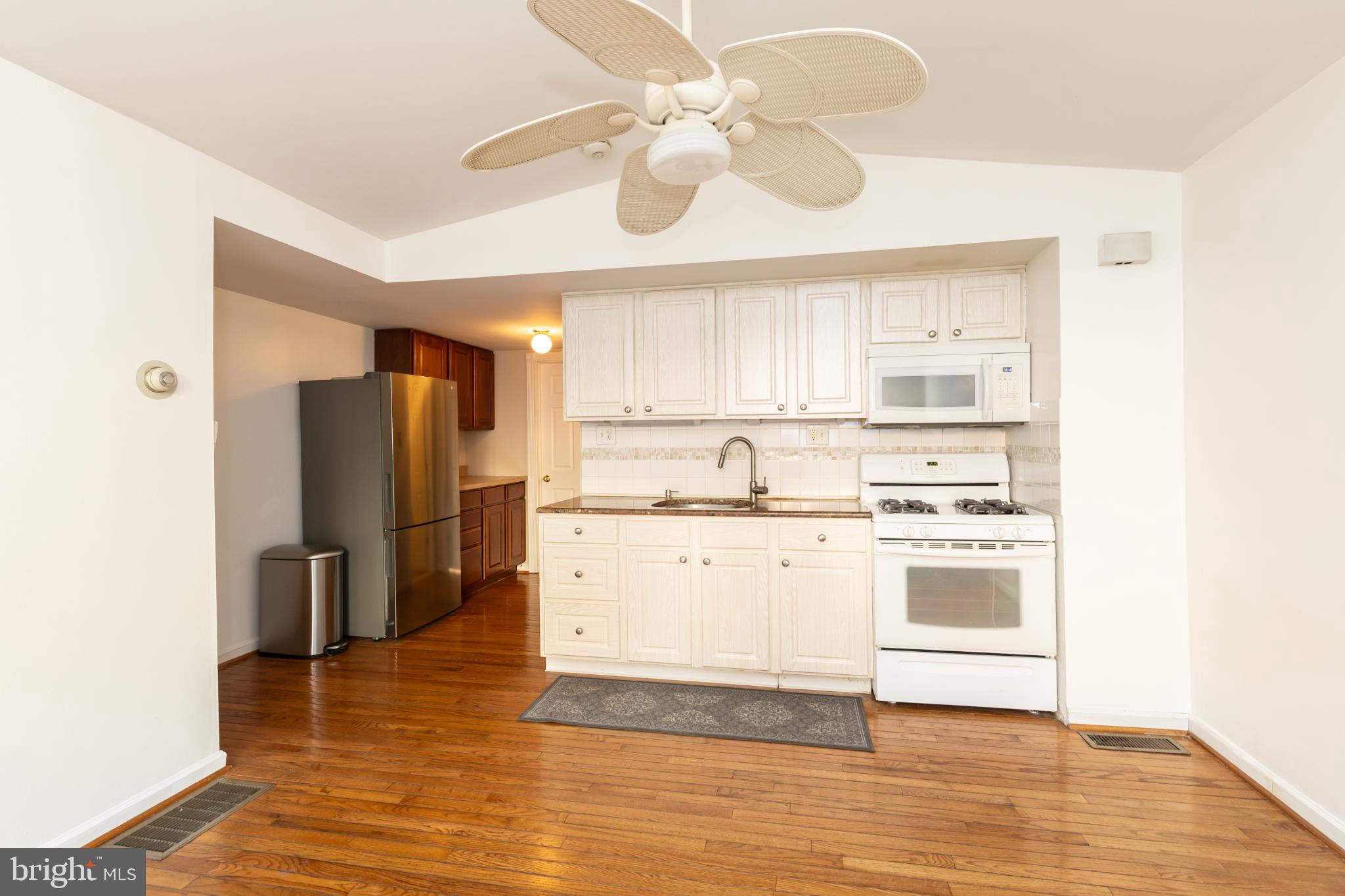 PASSYUNK SQUARE - Residential Income