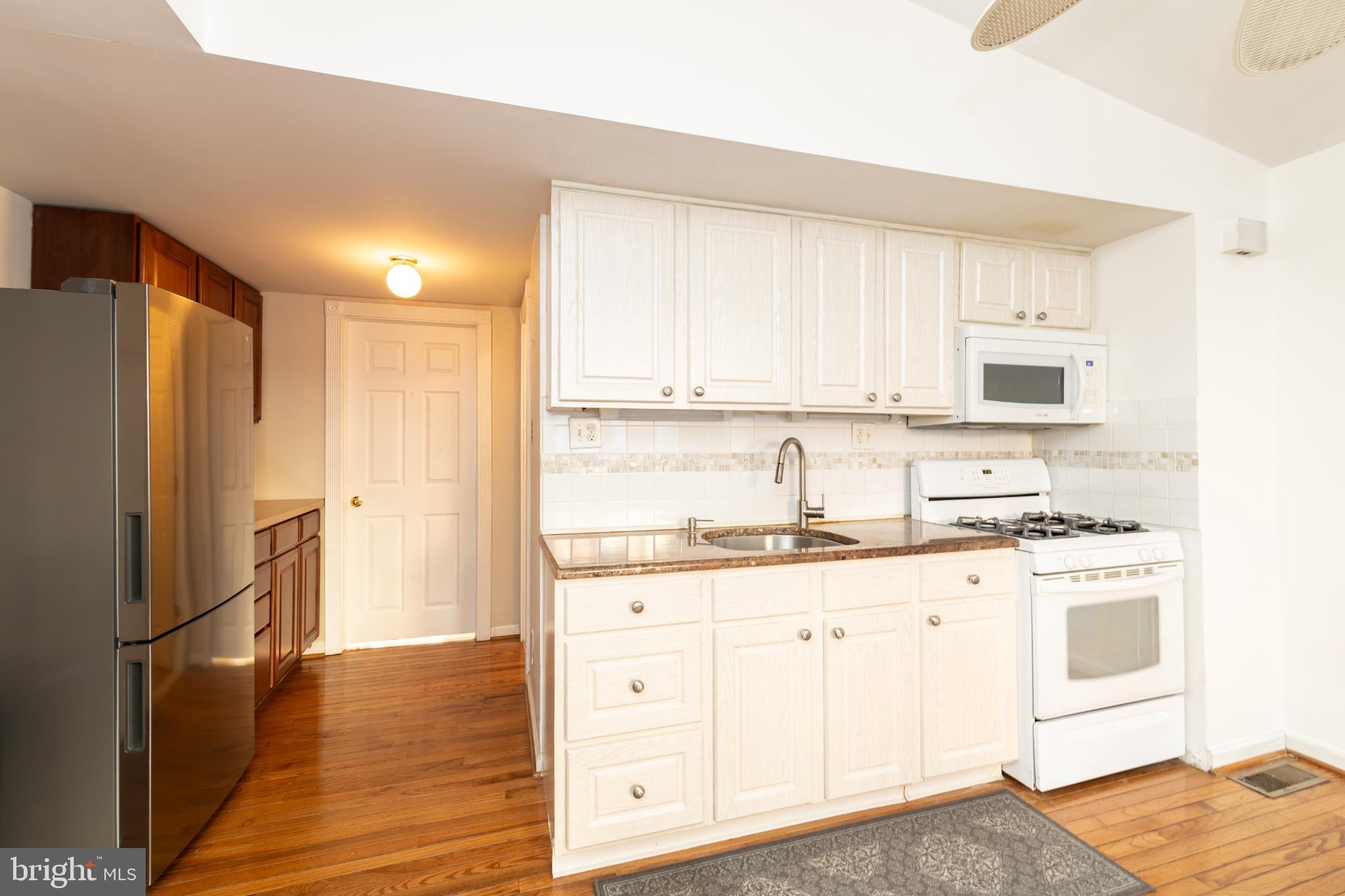 PASSYUNK SQUARE - Residential Income