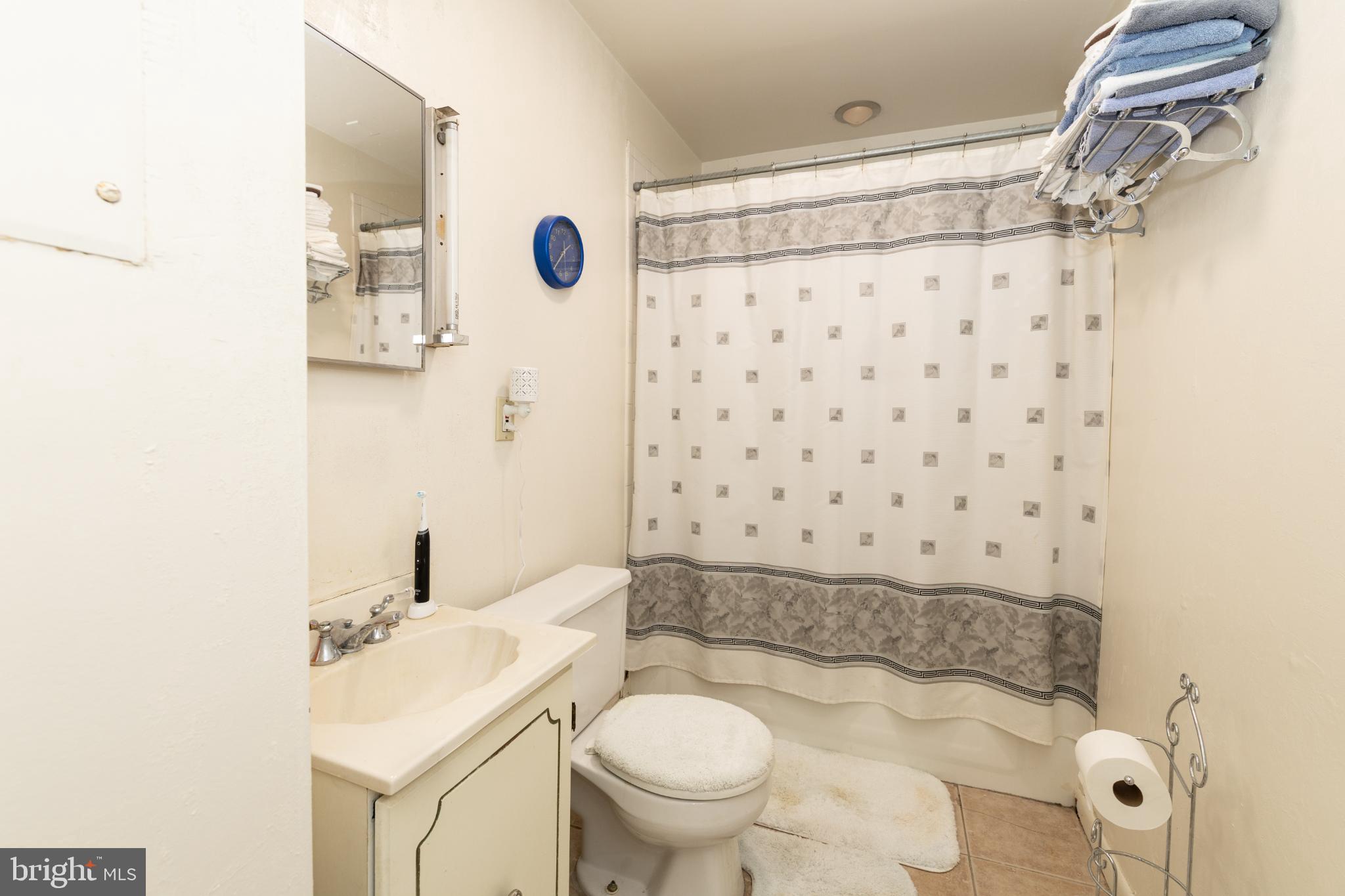 PASSYUNK SQUARE - Residential Income