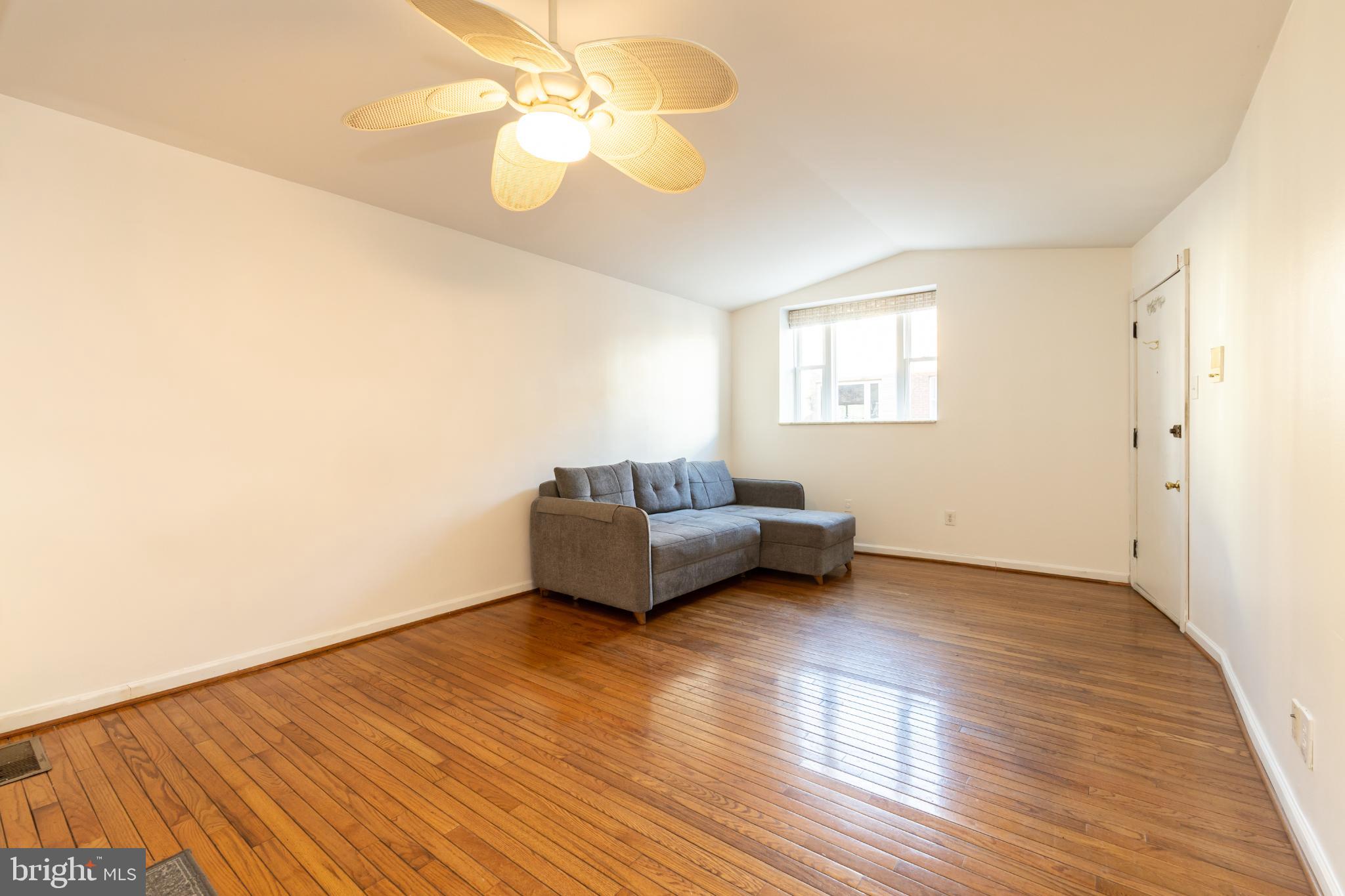 PASSYUNK SQUARE - Residential Income