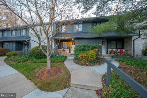 521 FOXWOOD LANE 521 PAOLI PA 19301