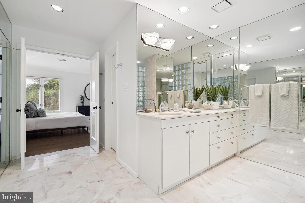 BURNING TREE VALLEY - Residential