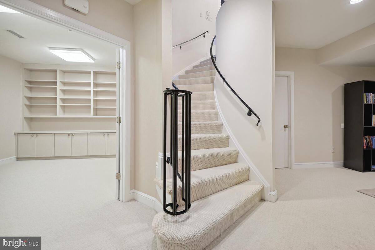 BURNING TREE VALLEY - Residential