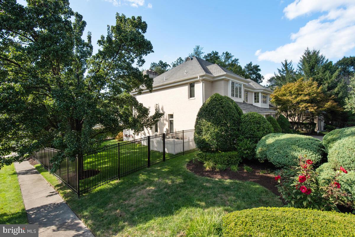 BURNING TREE VALLEY - Residential