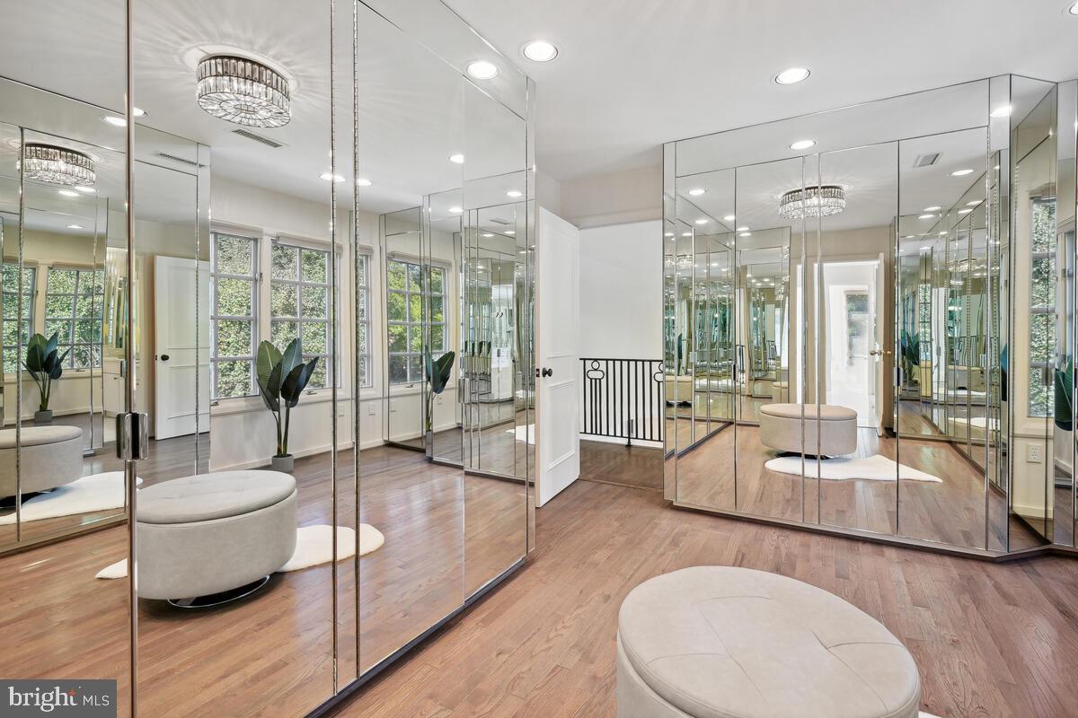 BURNING TREE VALLEY - Residential