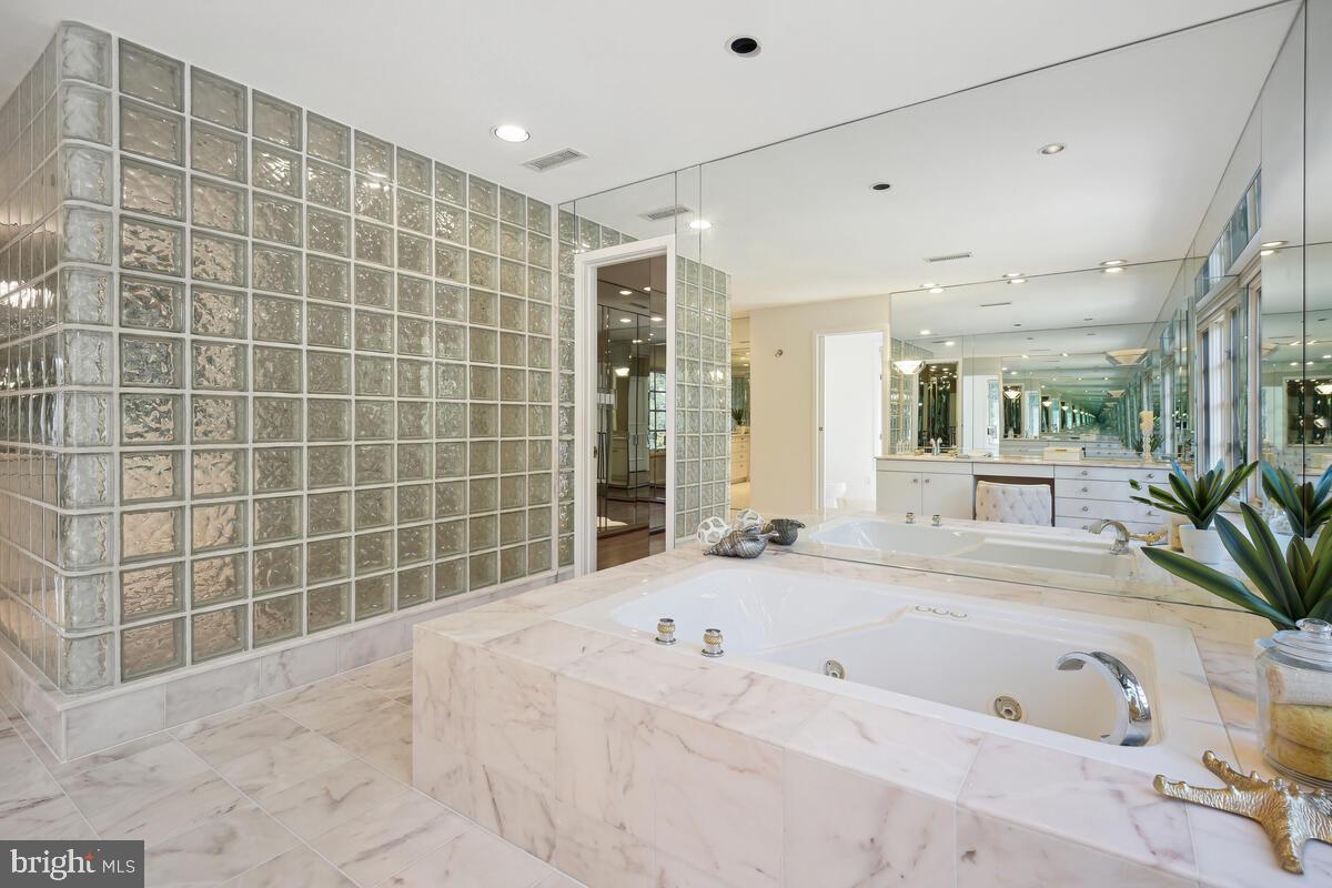 BURNING TREE VALLEY - Residential