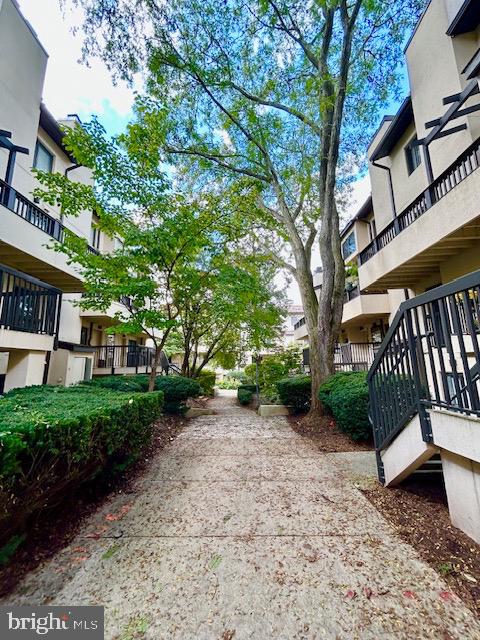 CHRISTOPHER COURT - Residential