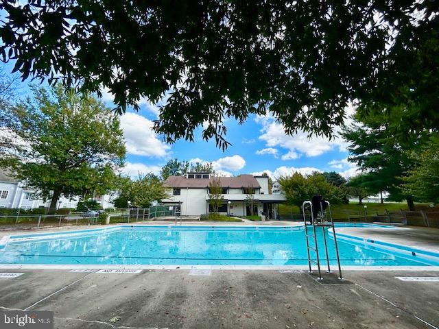 CHRISTOPHER COURT - Residential