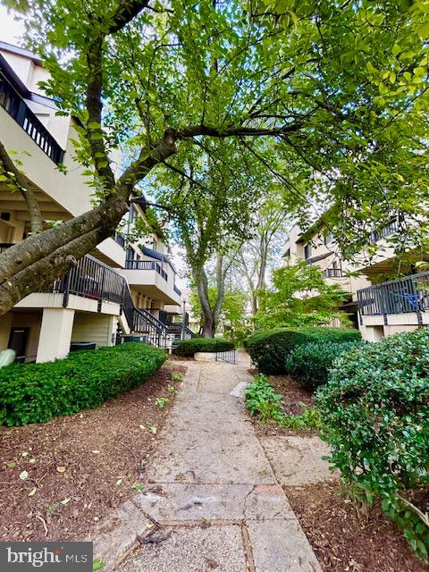 CHRISTOPHER COURT - Residential