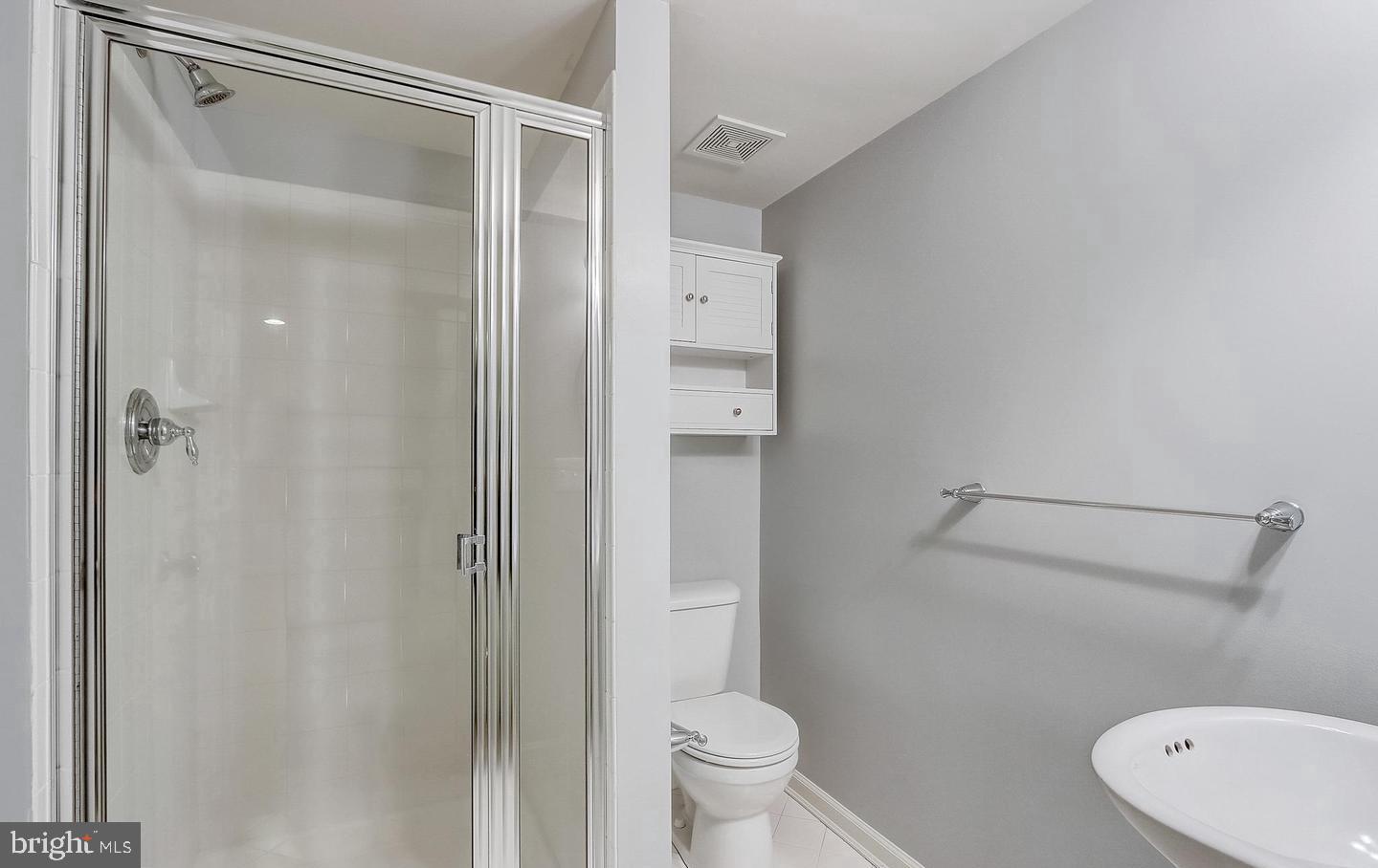 VILLAGES OF DORCHESTER - Residential Lease