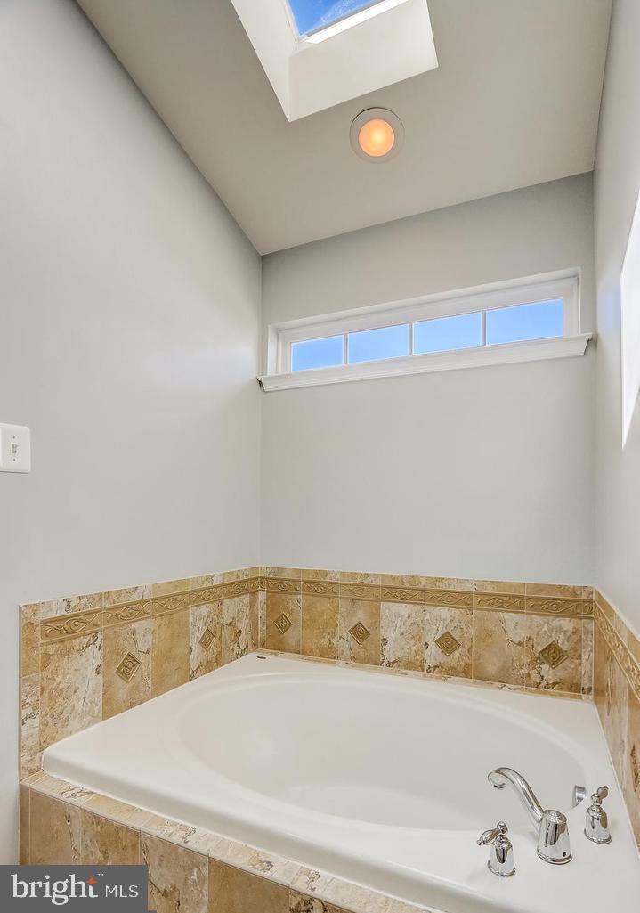 VILLAGES OF DORCHESTER - Residential Lease