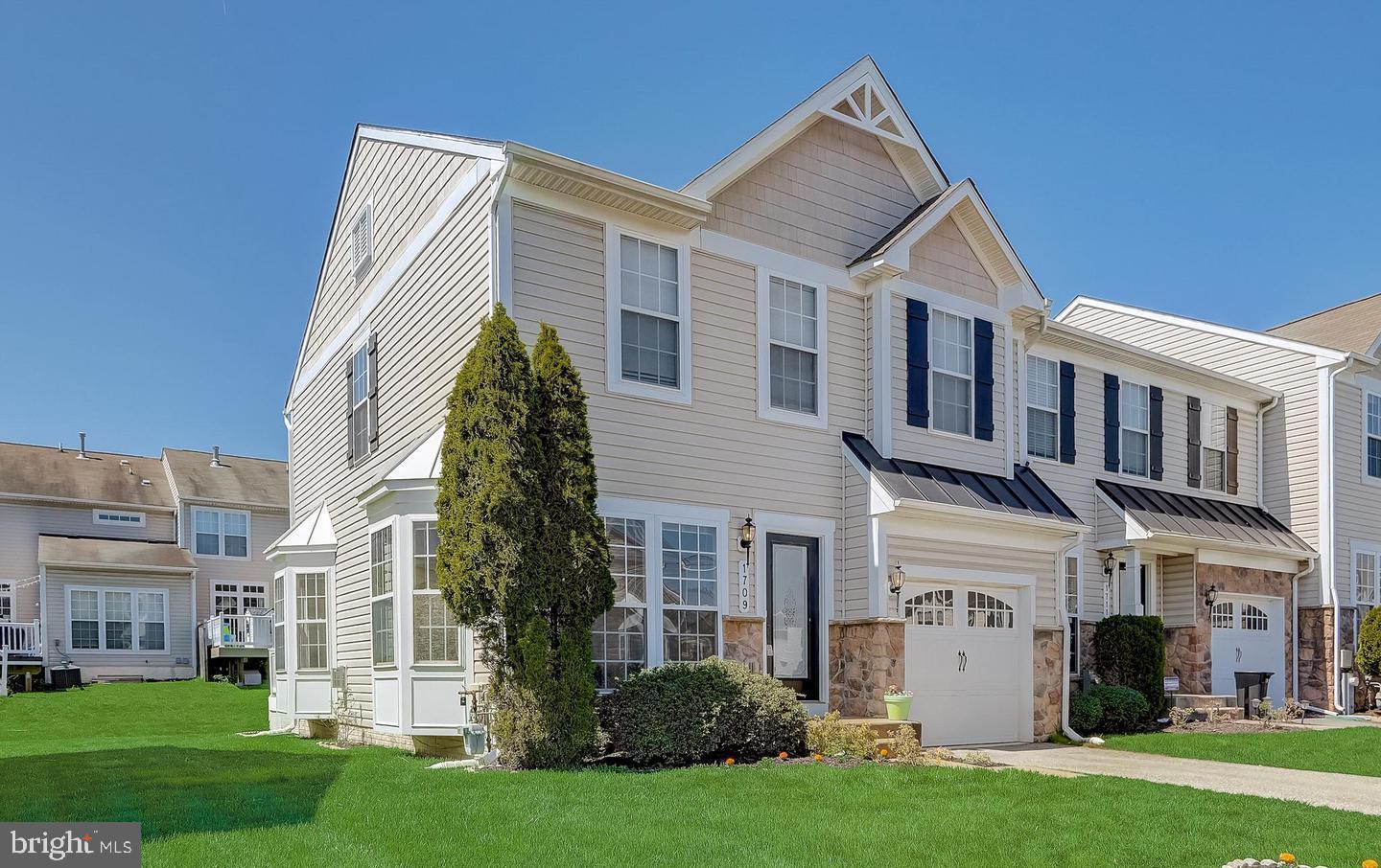 VILLAGES OF DORCHESTER - Residential Lease