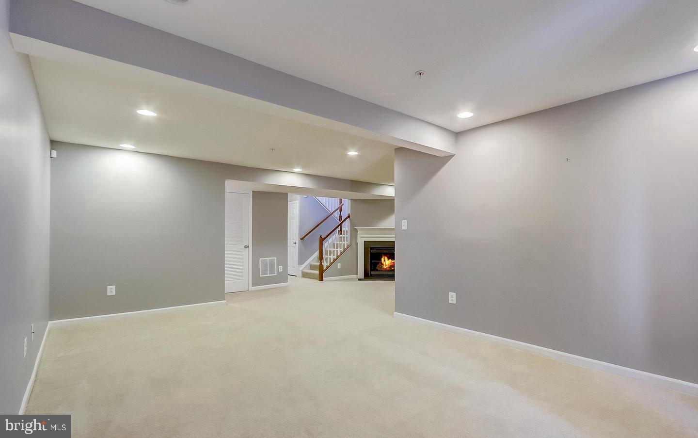 VILLAGES OF DORCHESTER - Residential Lease