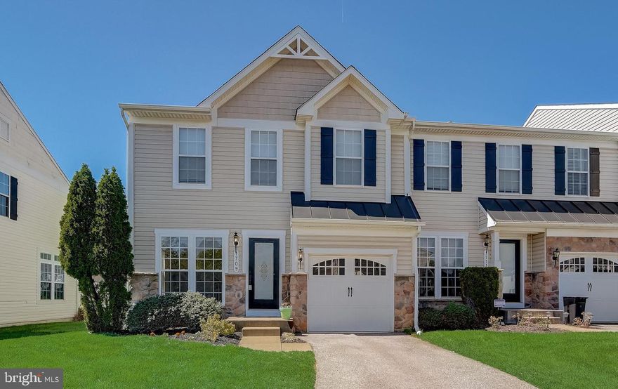 Gorgeous end unit Townhome in The Villages of Dorchester! Hardwood flooring and natural light throughout entire main level. Living room with charming bay window and a second bay window in the formal dining room. Beautiful kitchen with granite counters, 42" cabinets, center island, breakfast bar and stainless- steel appliances. Additional "sunroom" or kitchen dining space with sliding glass doors to a lovely deck. Laundry and Garage access is located off of the kitchen through a separate doorway. Upstairs includes three bedrooms and 2 full bathrooms. Primary bedroom features vaulted ceilings, walk in closet and an attached bathroom with dual sink space, separate soaking tub, stall shower and a skylight. The large open basement includes a third full bathroom, family room with cozy gas fireplace and an open "flex" area. This home has all the space you need!! Enjoy the summer at the community pool, included in the lease agreement. Close to all major highways, restaurants and shopping. Schedule a showing today! *No pets, no smoking*