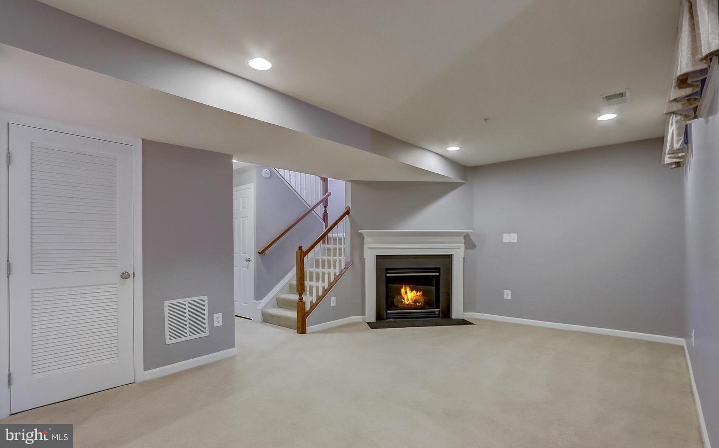 VILLAGES OF DORCHESTER - Residential Lease