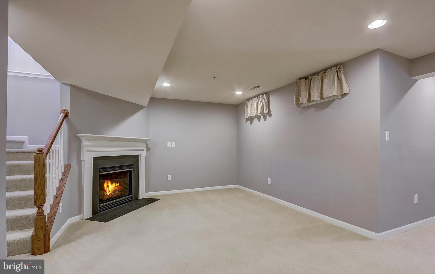 VILLAGES OF DORCHESTER - Residential Lease