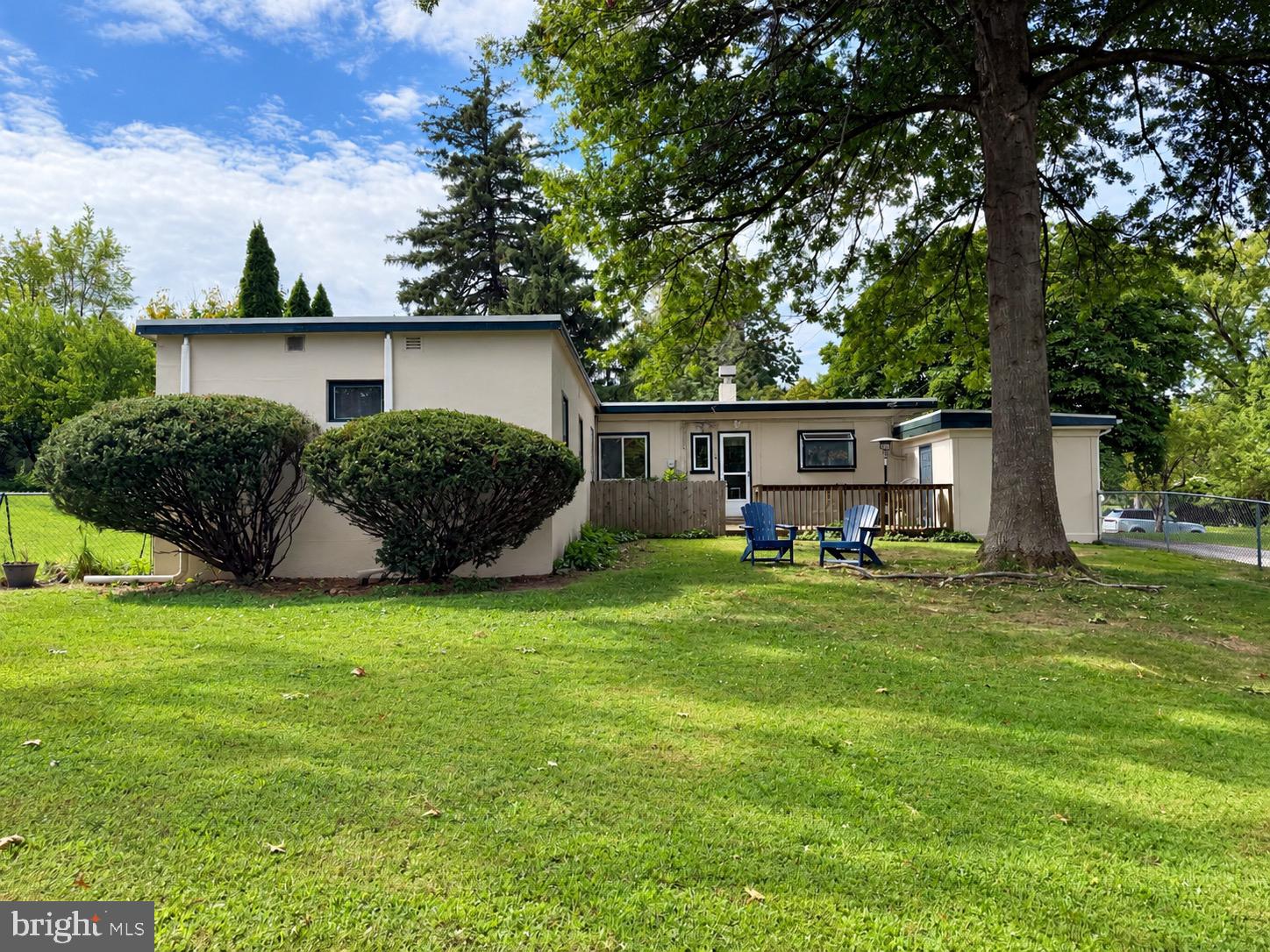 8105 MACARTHUR ROAD