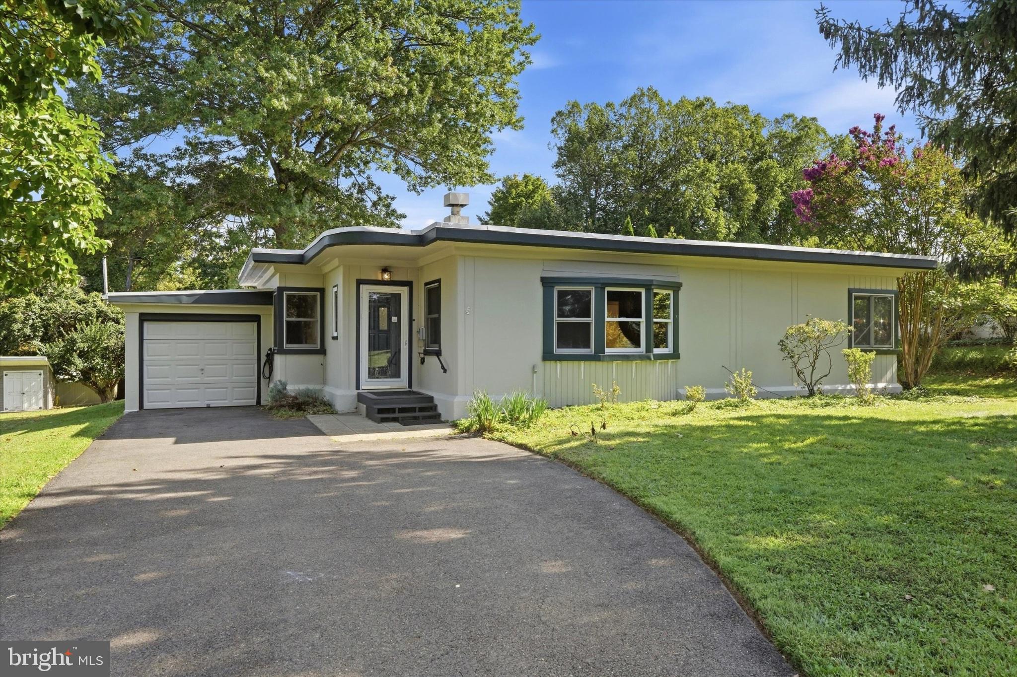 8105 MACARTHUR ROAD
