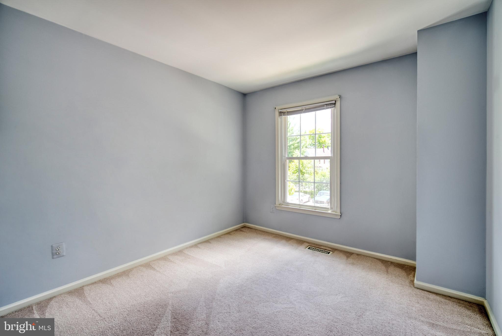 WOODLAND HILLS - Residential