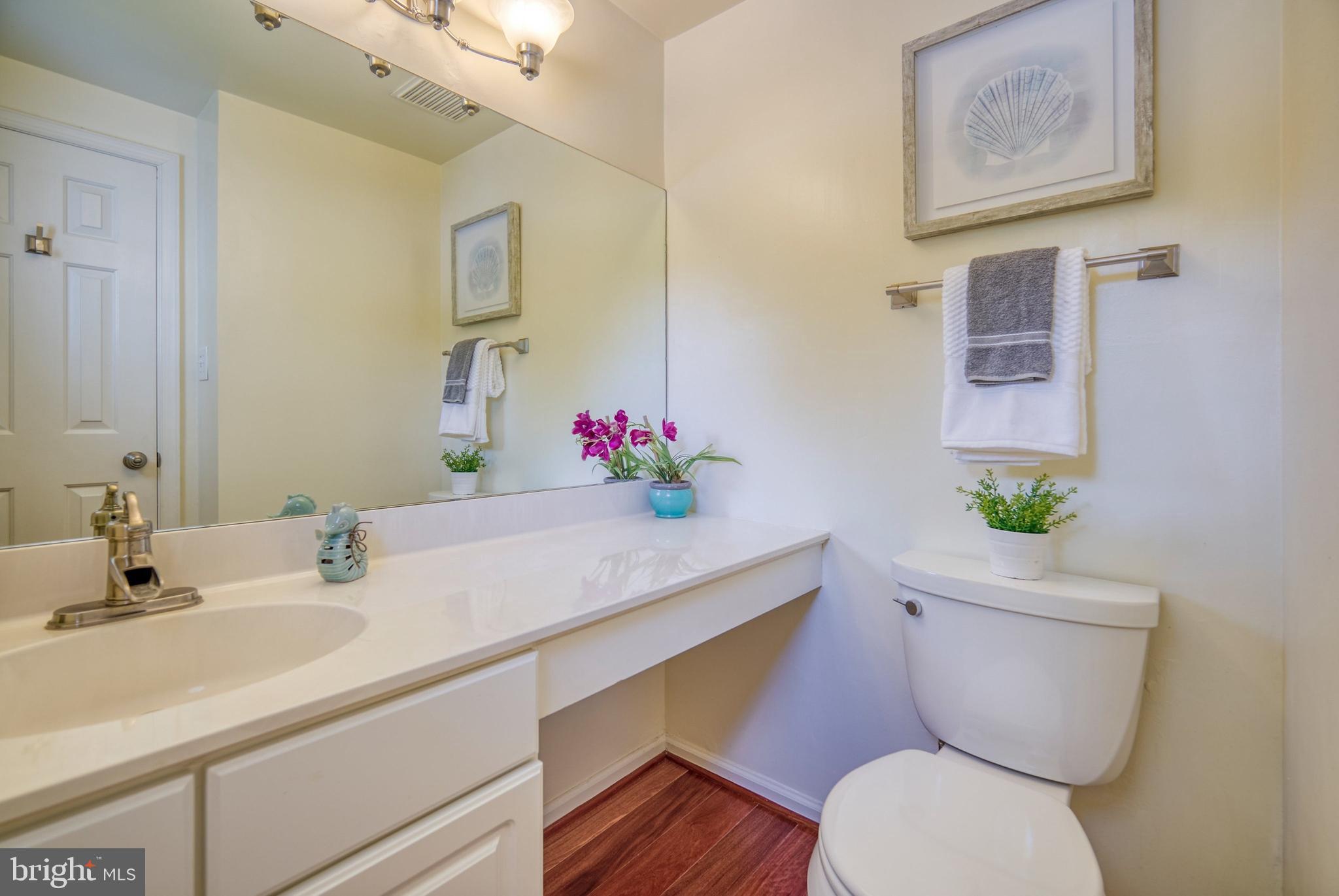 WOODLAND HILLS - Residential