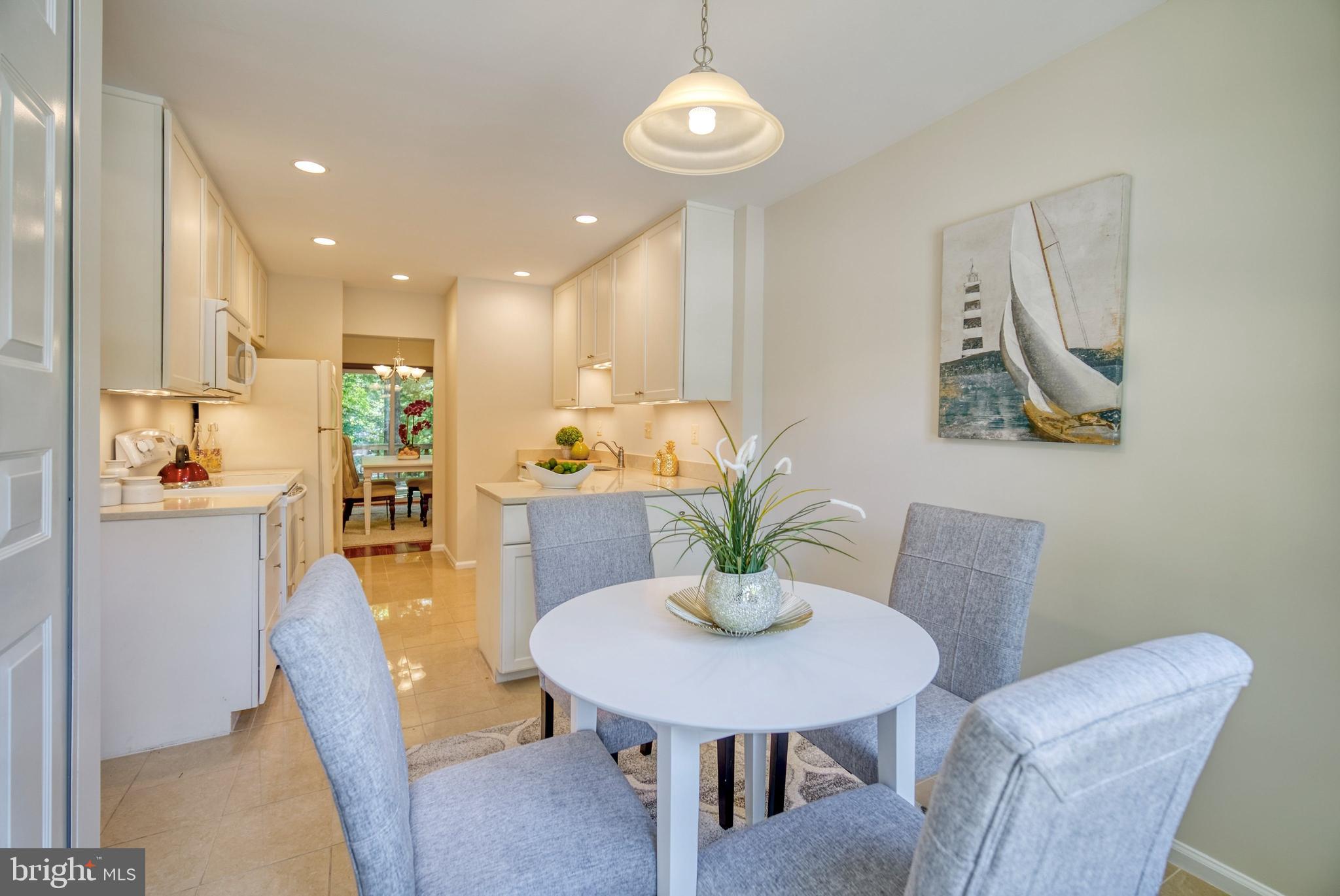 WOODLAND HILLS - Residential