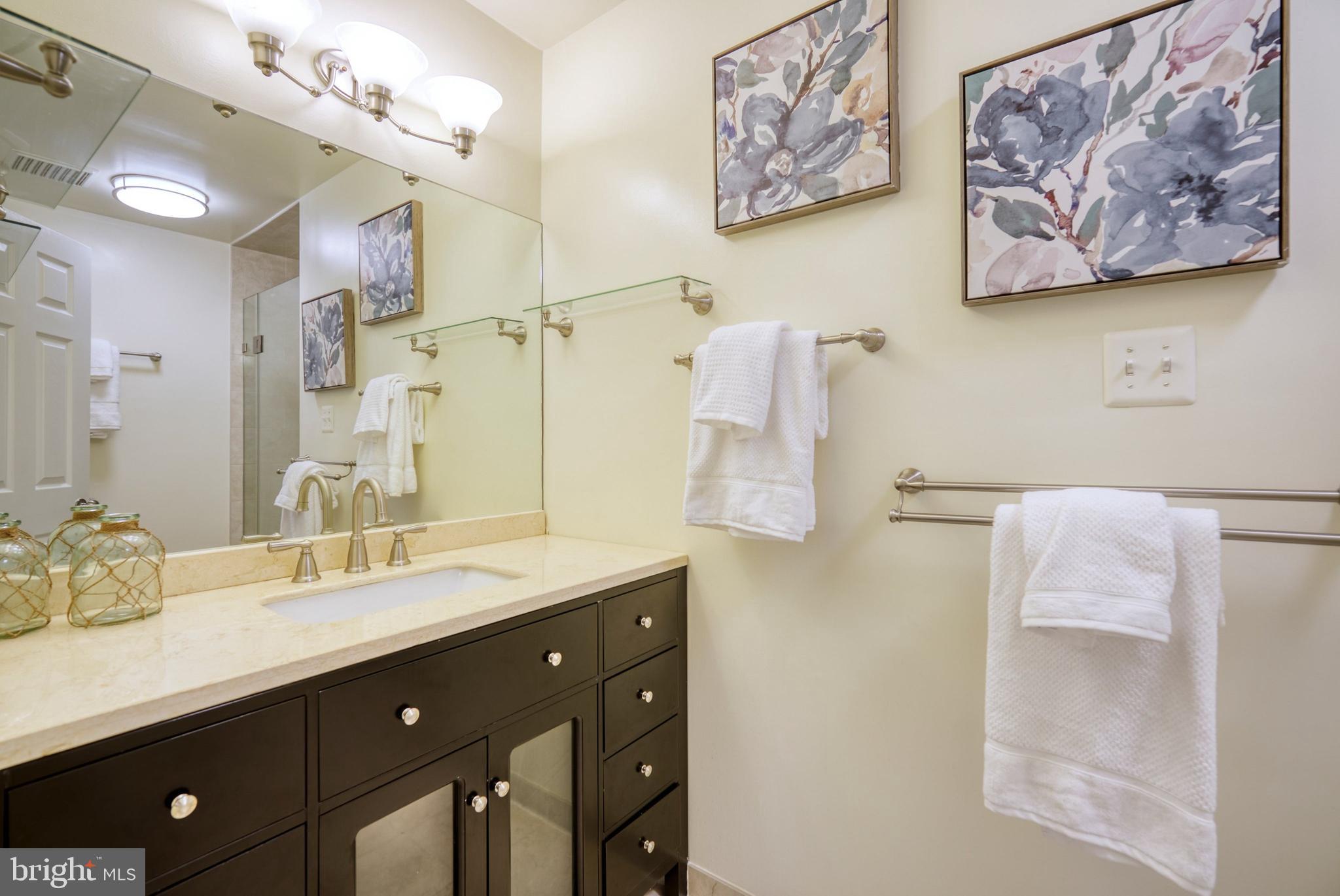 WOODLAND HILLS - Residential