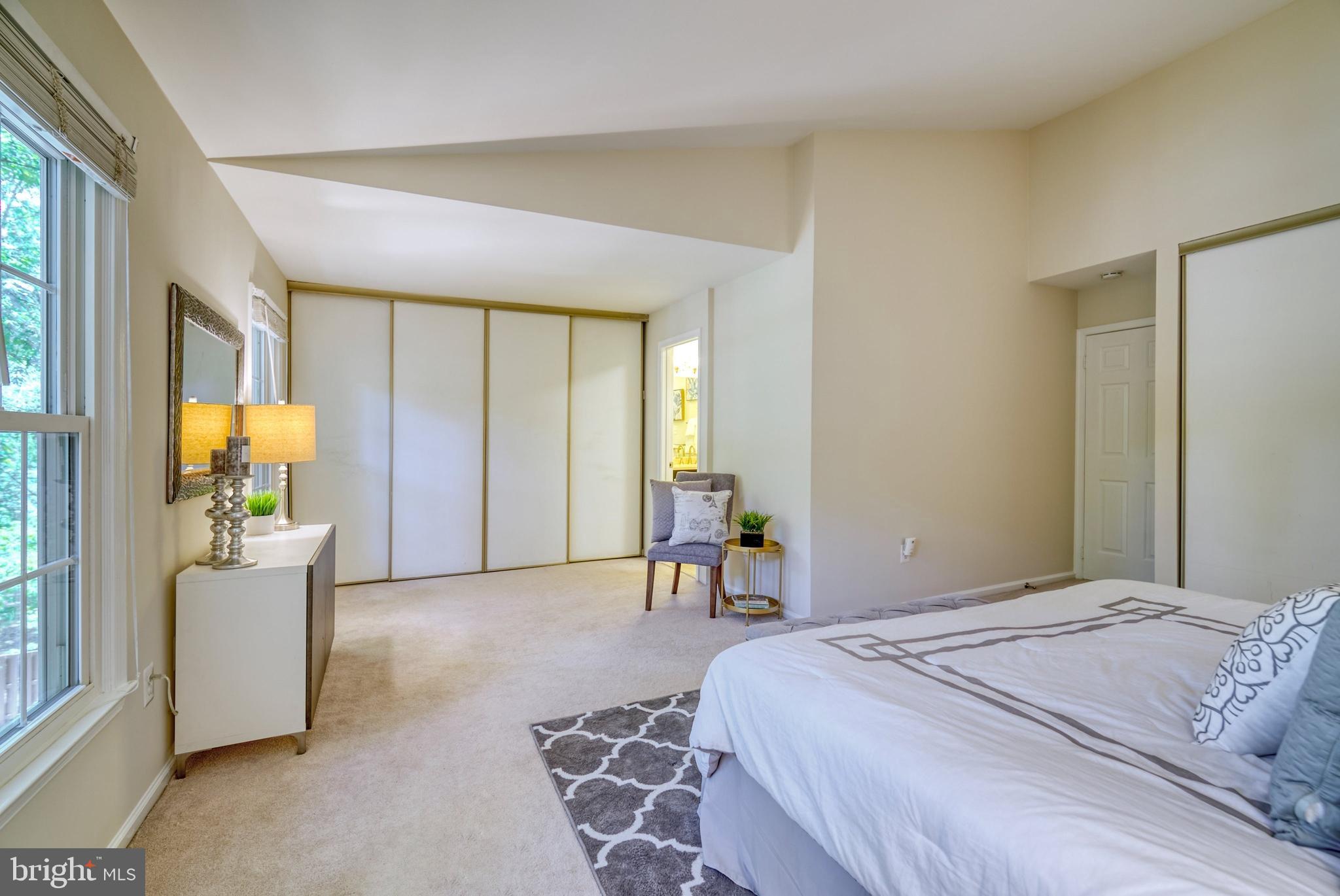 WOODLAND HILLS - Residential