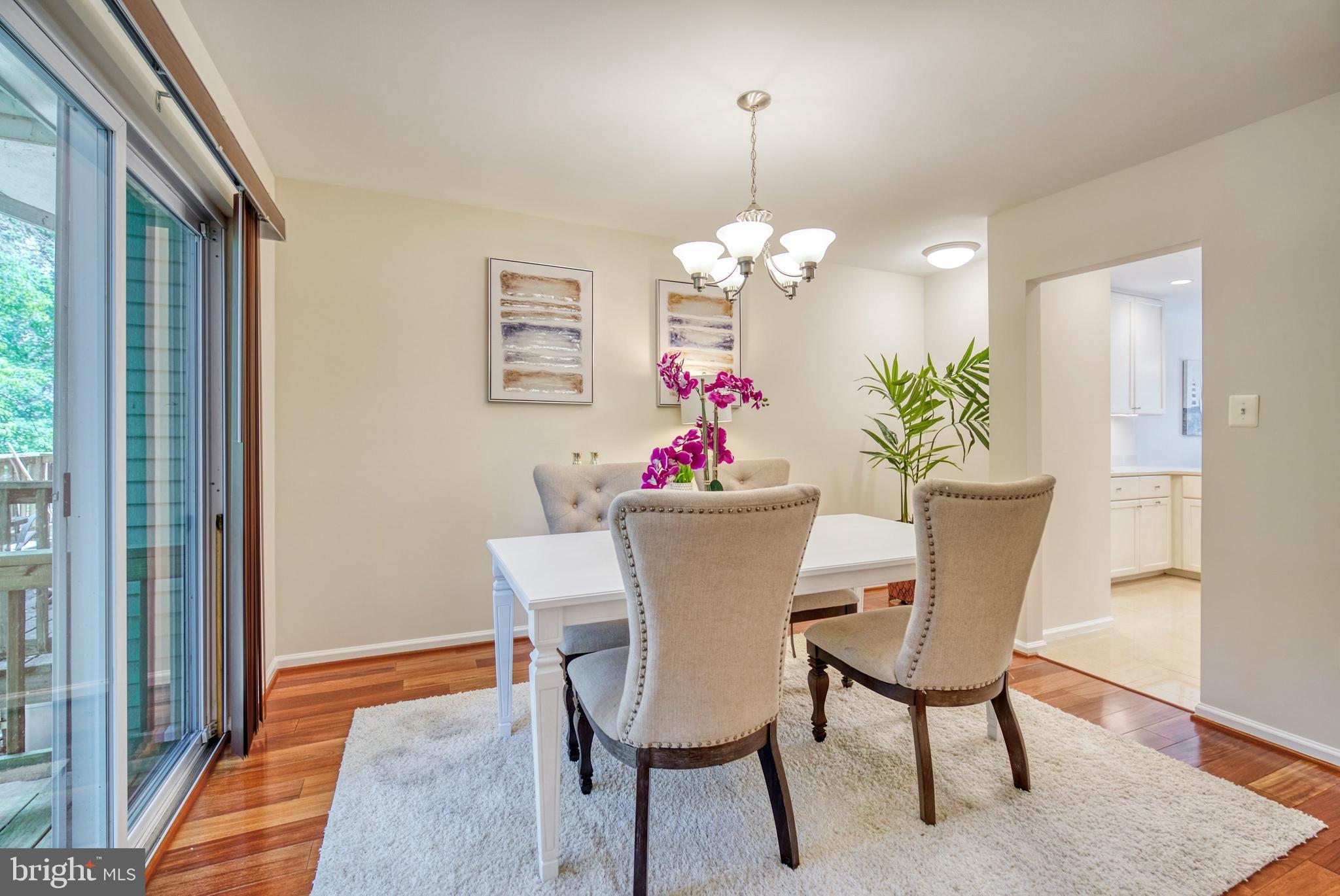 WOODLAND HILLS - Residential