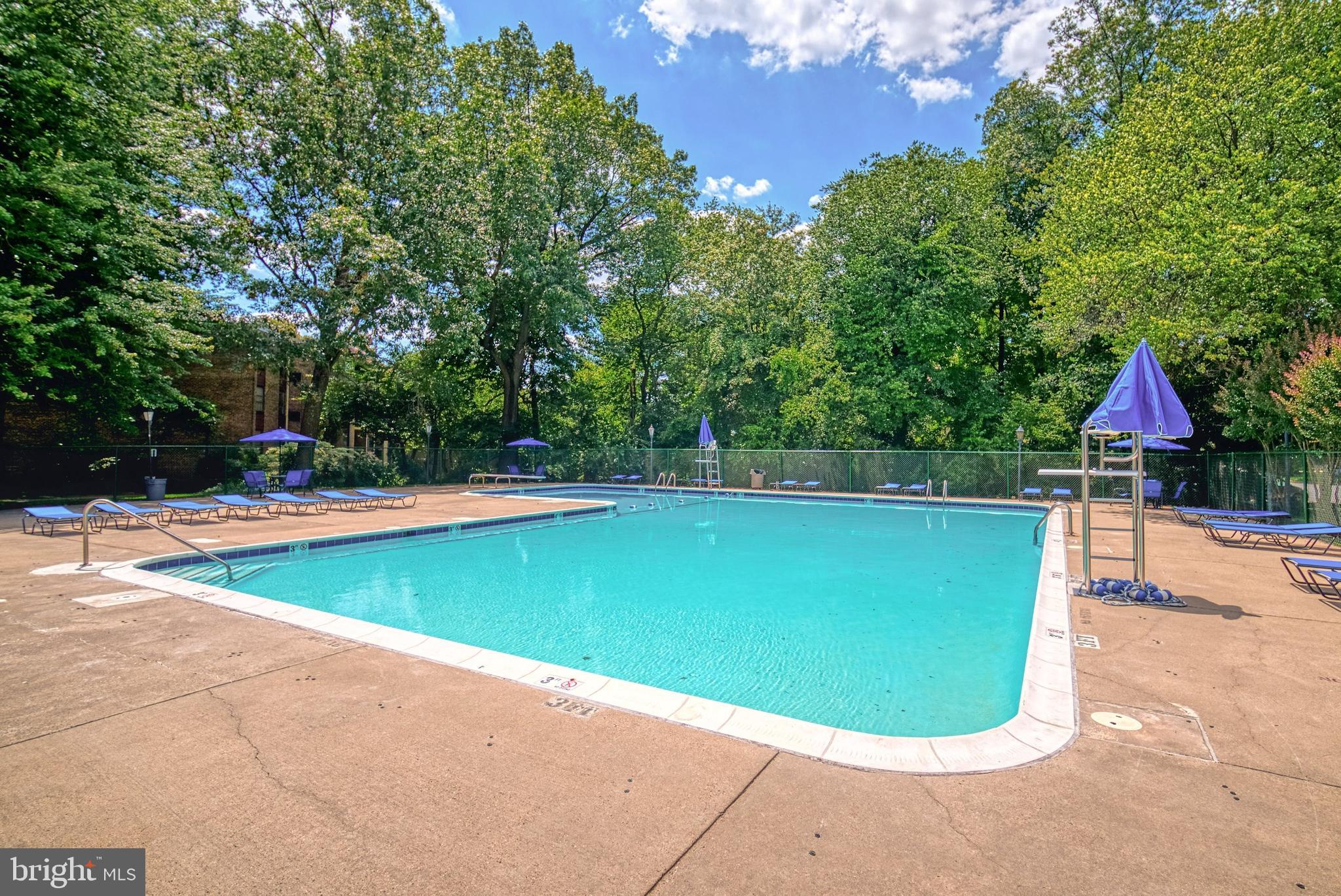 WOODLAND HILLS - Residential