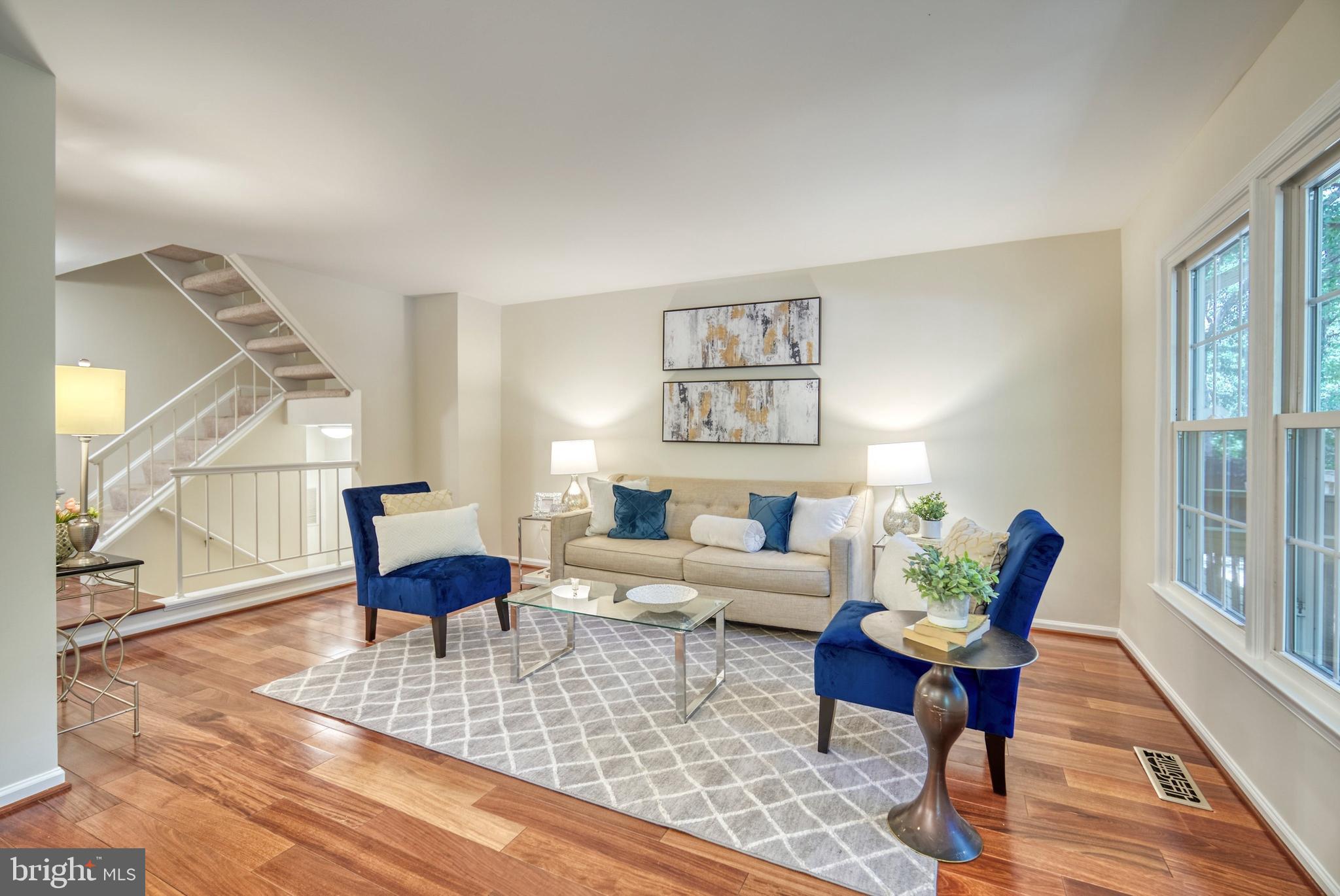 WOODLAND HILLS - Residential