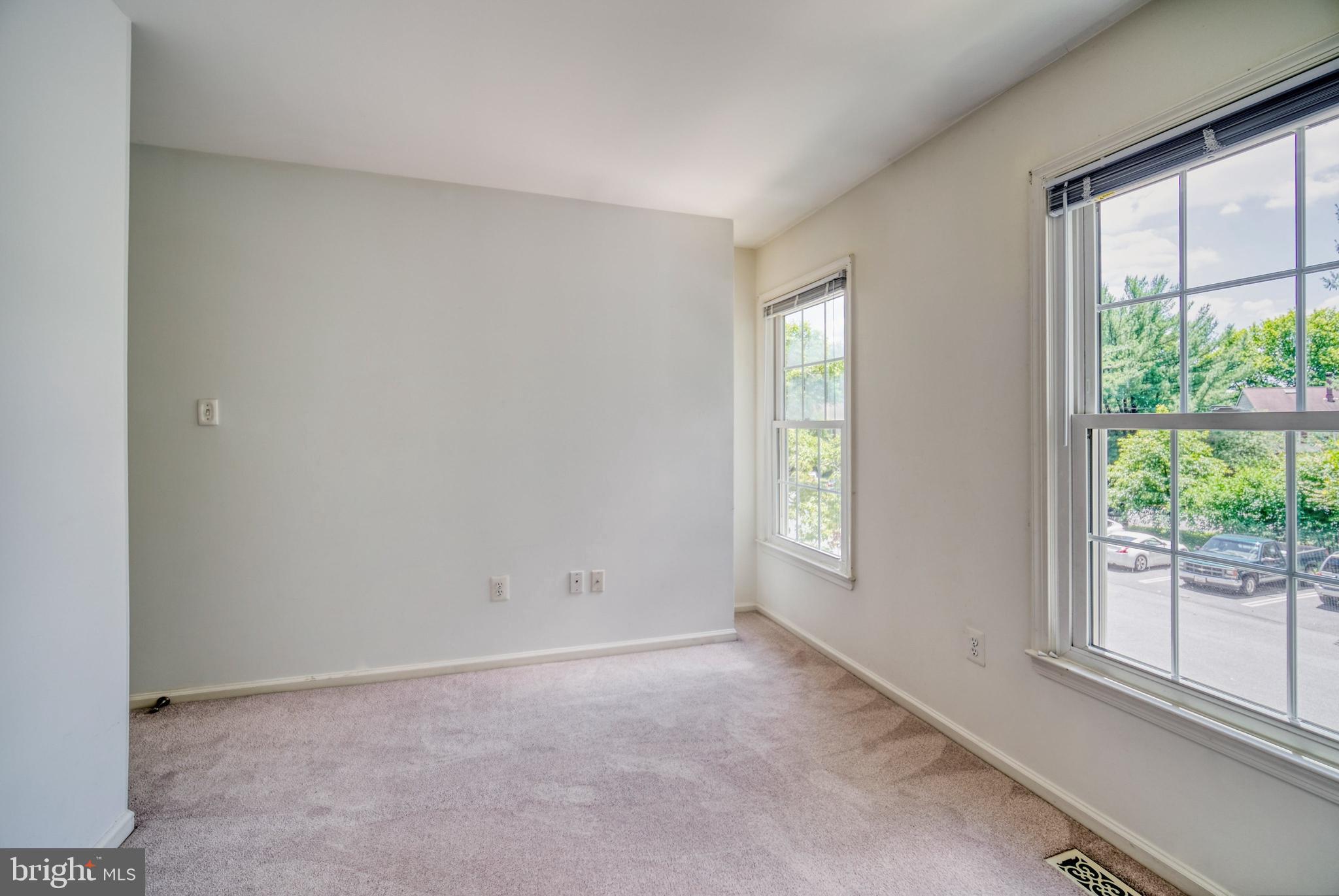 WOODLAND HILLS - Residential