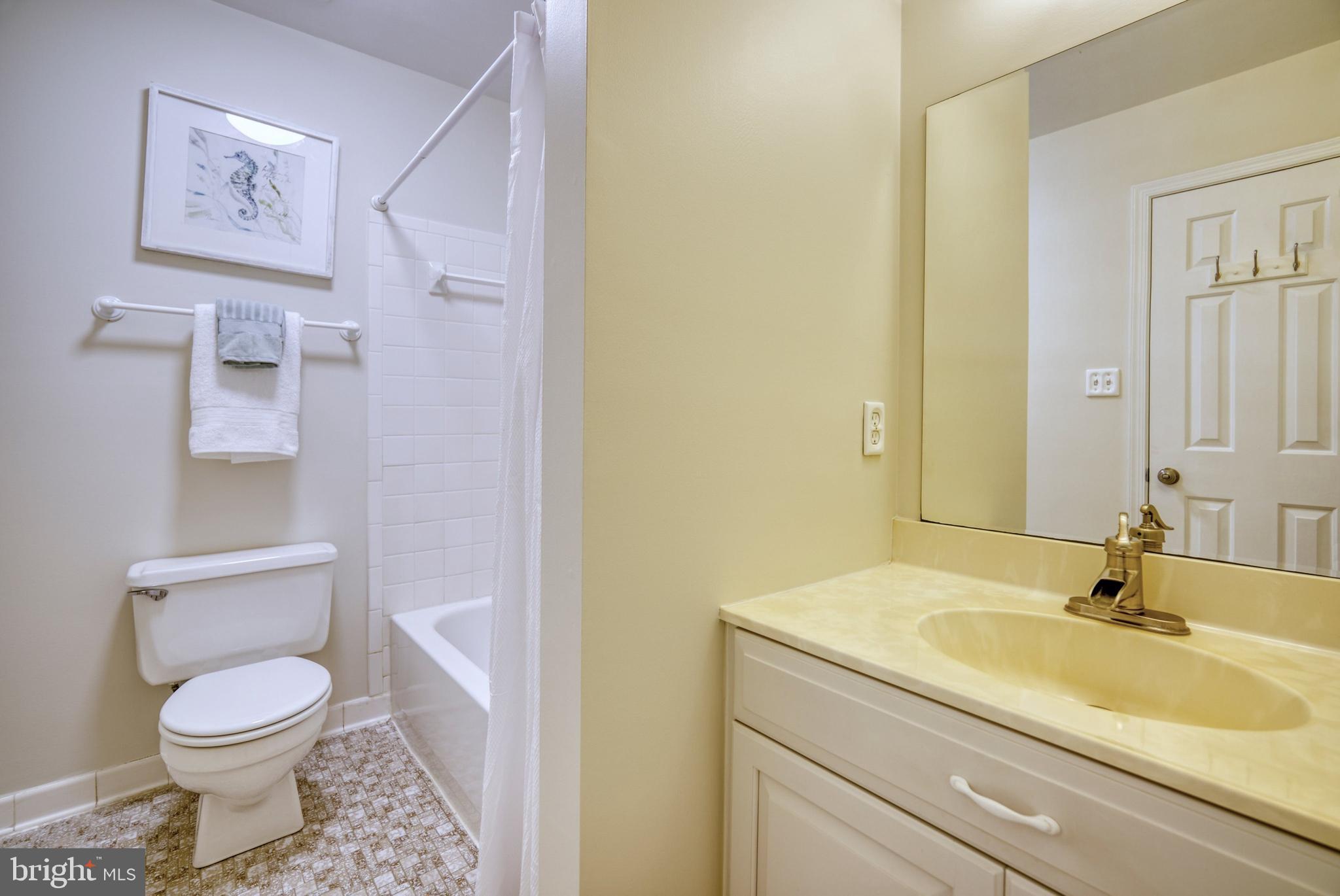 WOODLAND HILLS - Residential