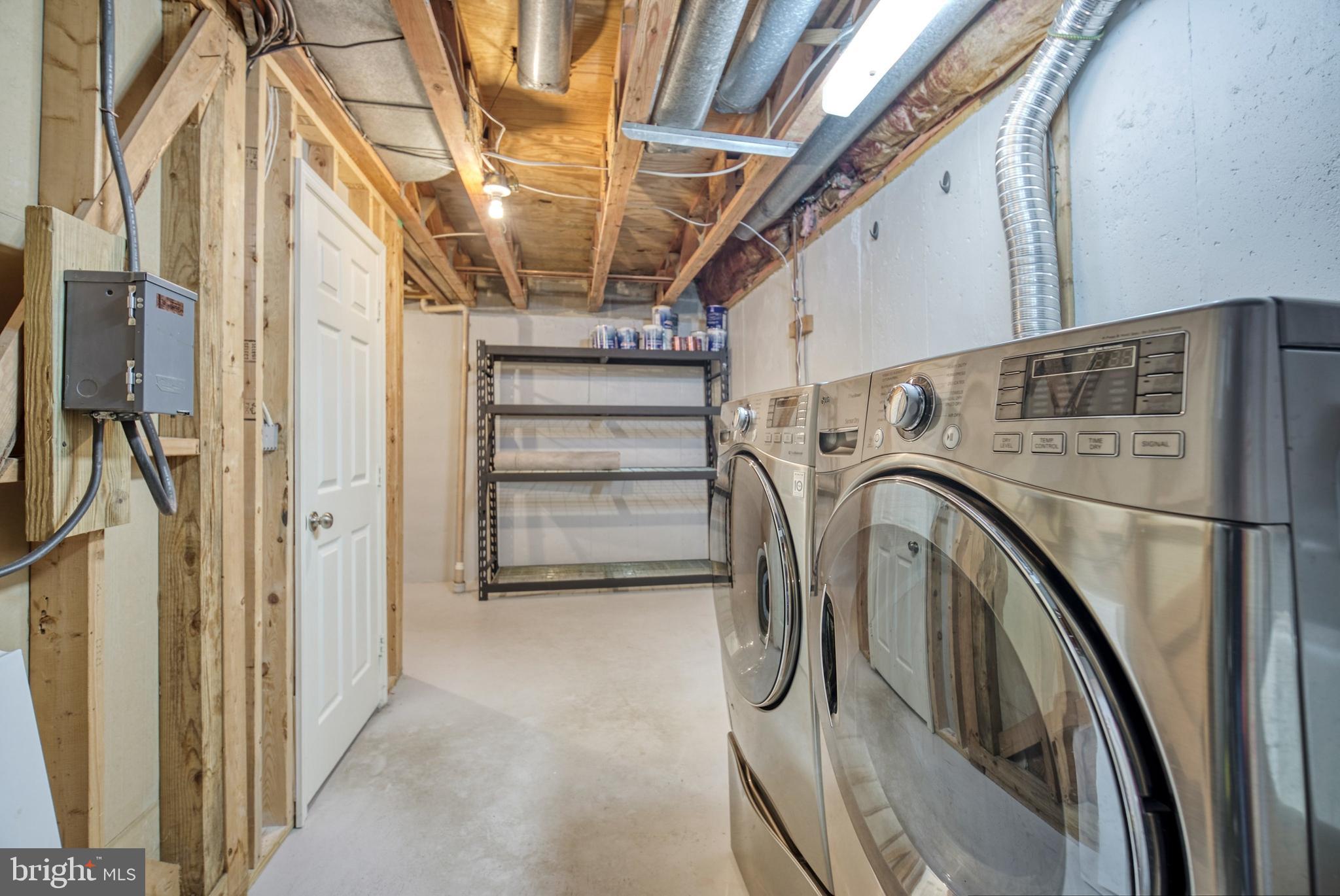 WOODLAND HILLS - Residential