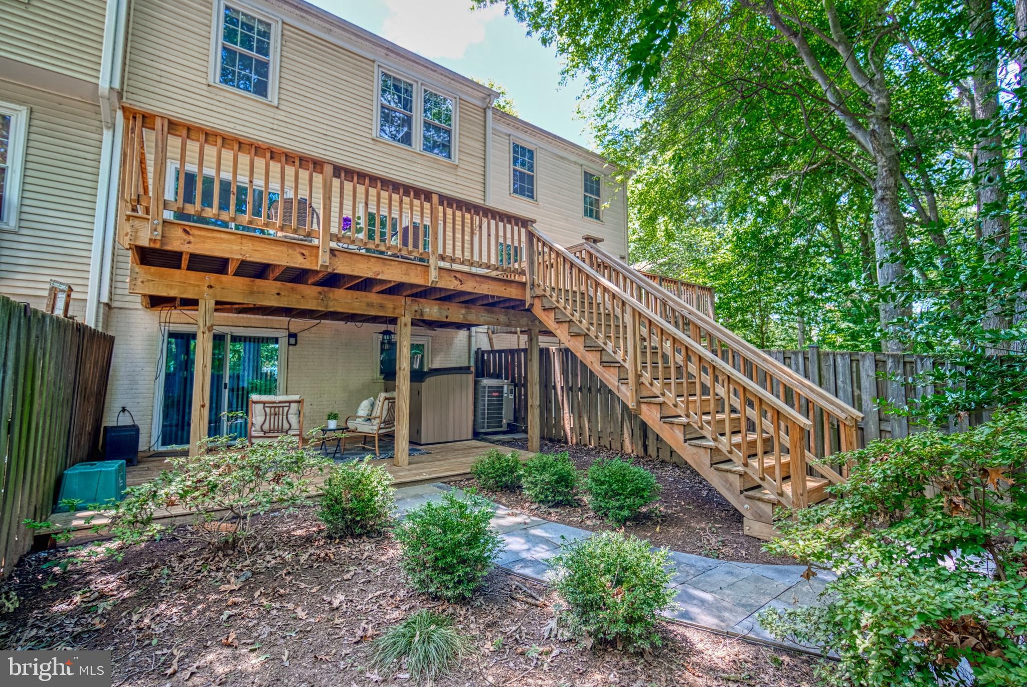 WOODLAND HILLS - Residential