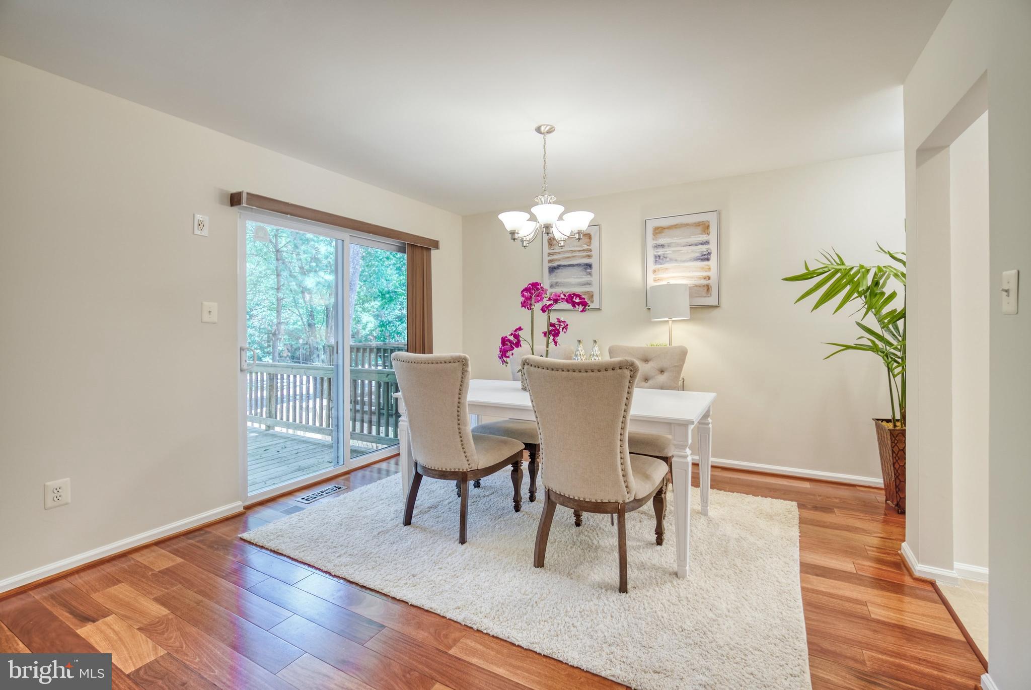 WOODLAND HILLS - Residential