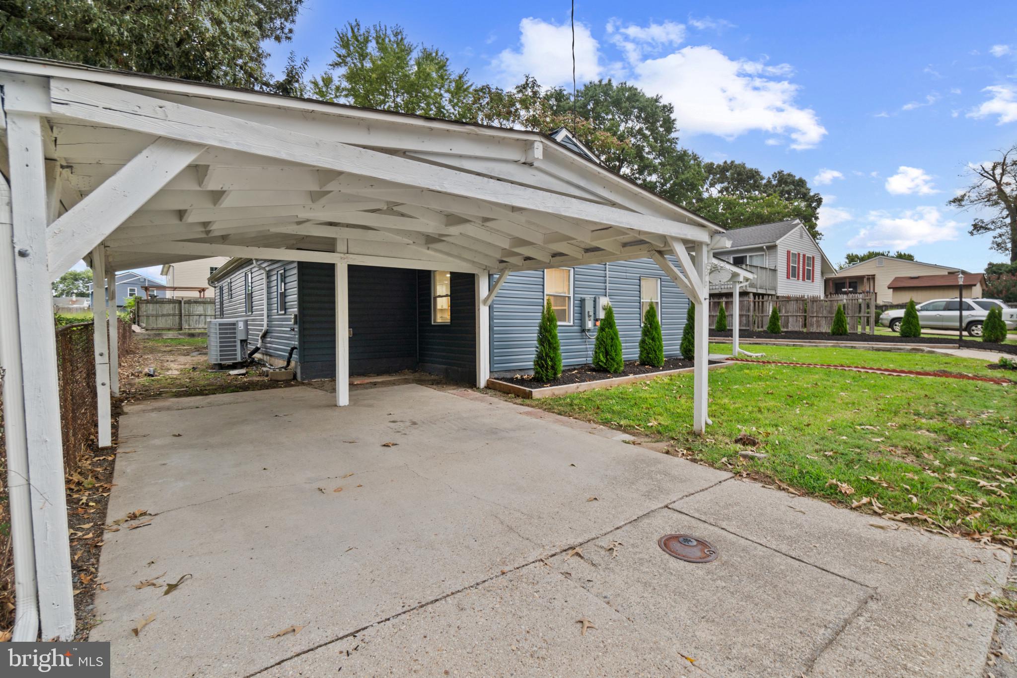 COUNTRY PLACE - Residential