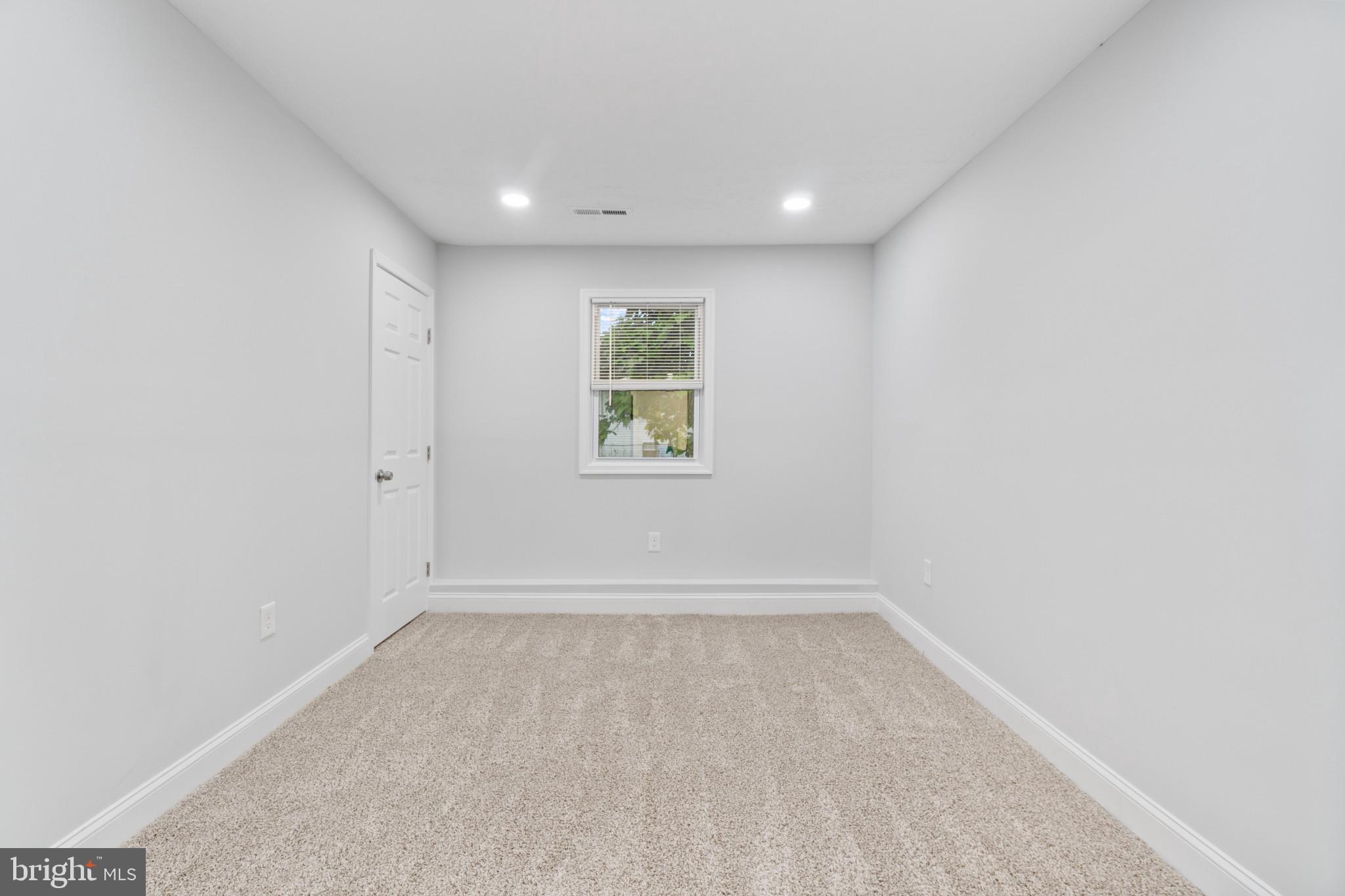 COUNTRY PLACE - Residential