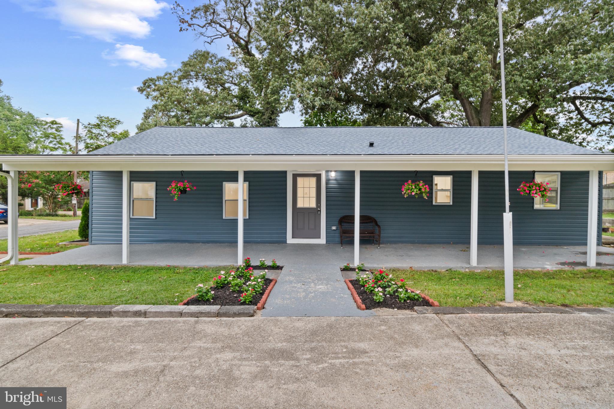 COUNTRY PLACE - Residential