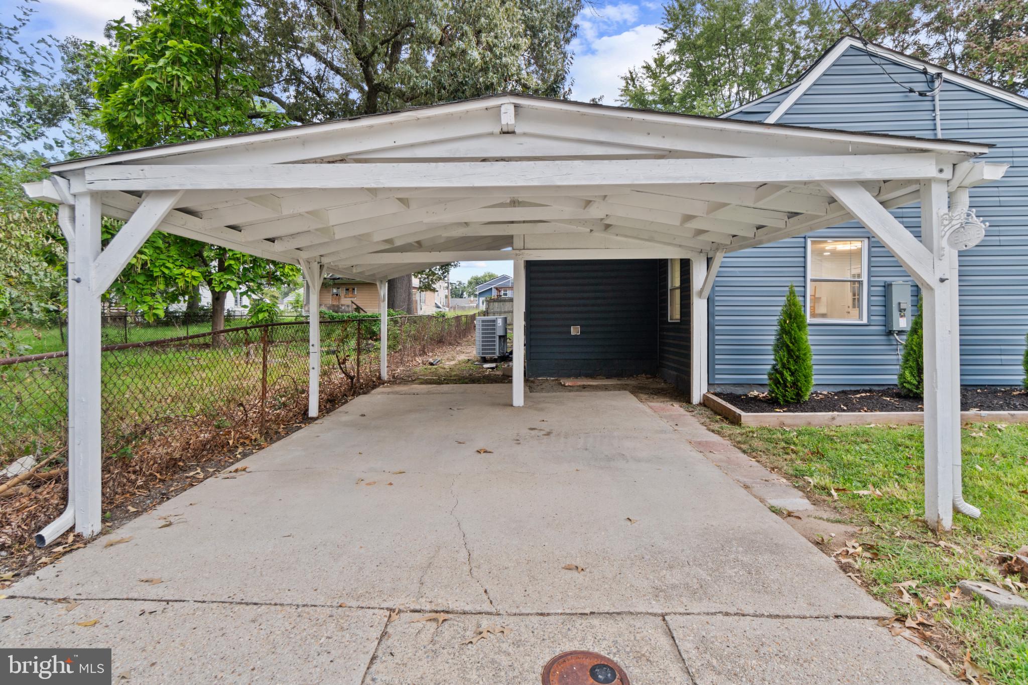 COUNTRY PLACE - Residential