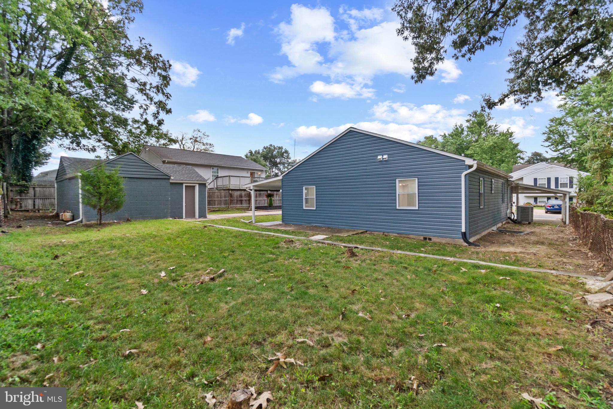 COUNTRY PLACE - Residential