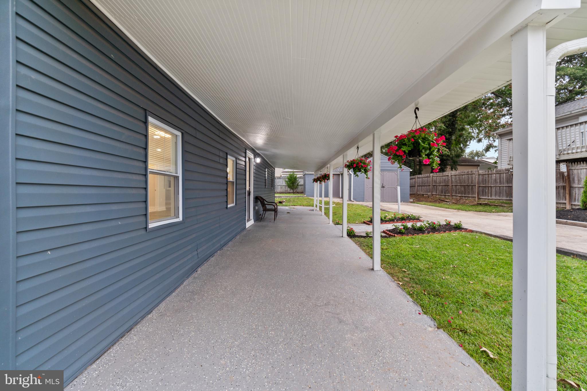 COUNTRY PLACE - Residential