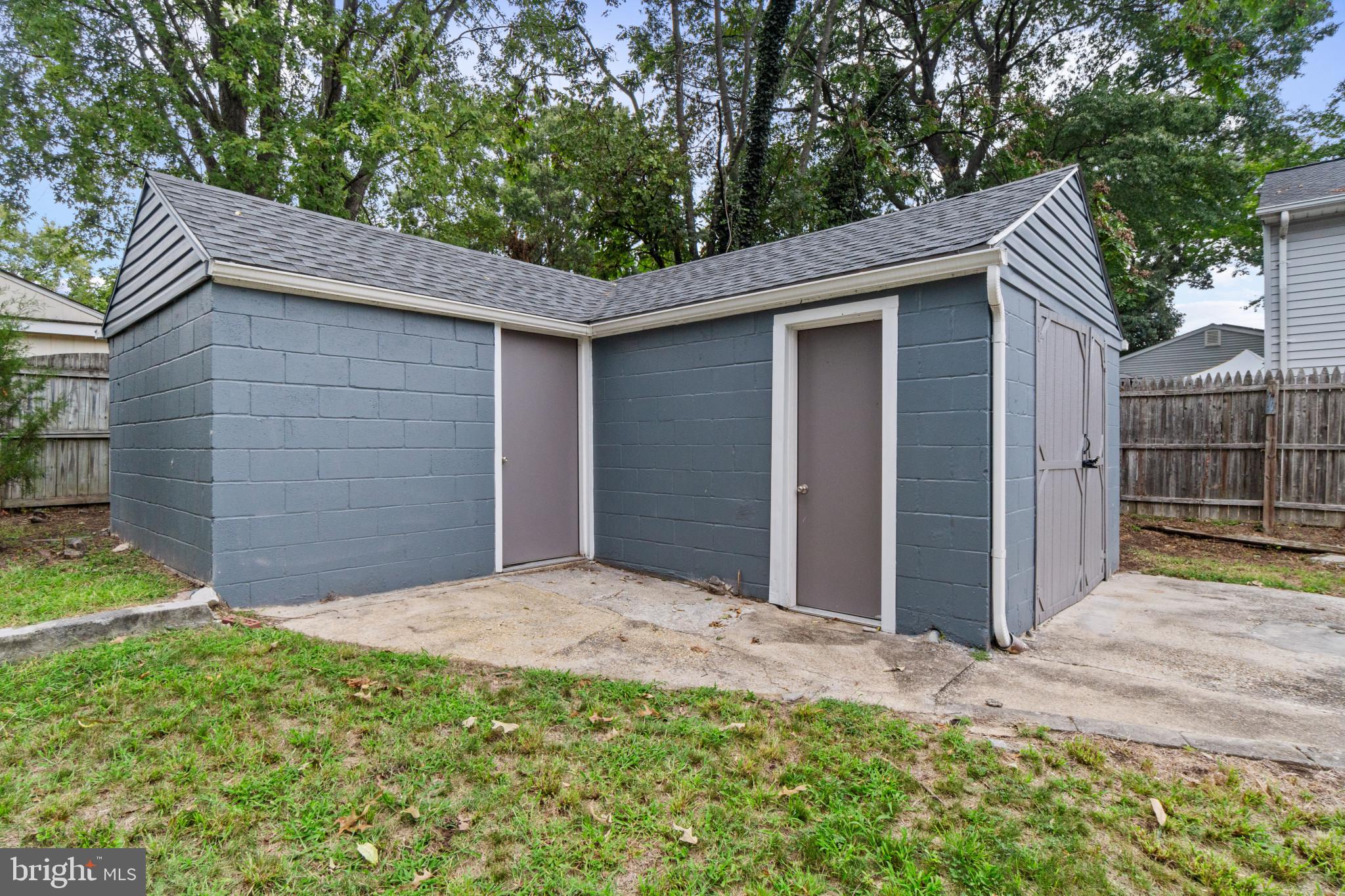 COUNTRY PLACE - Residential