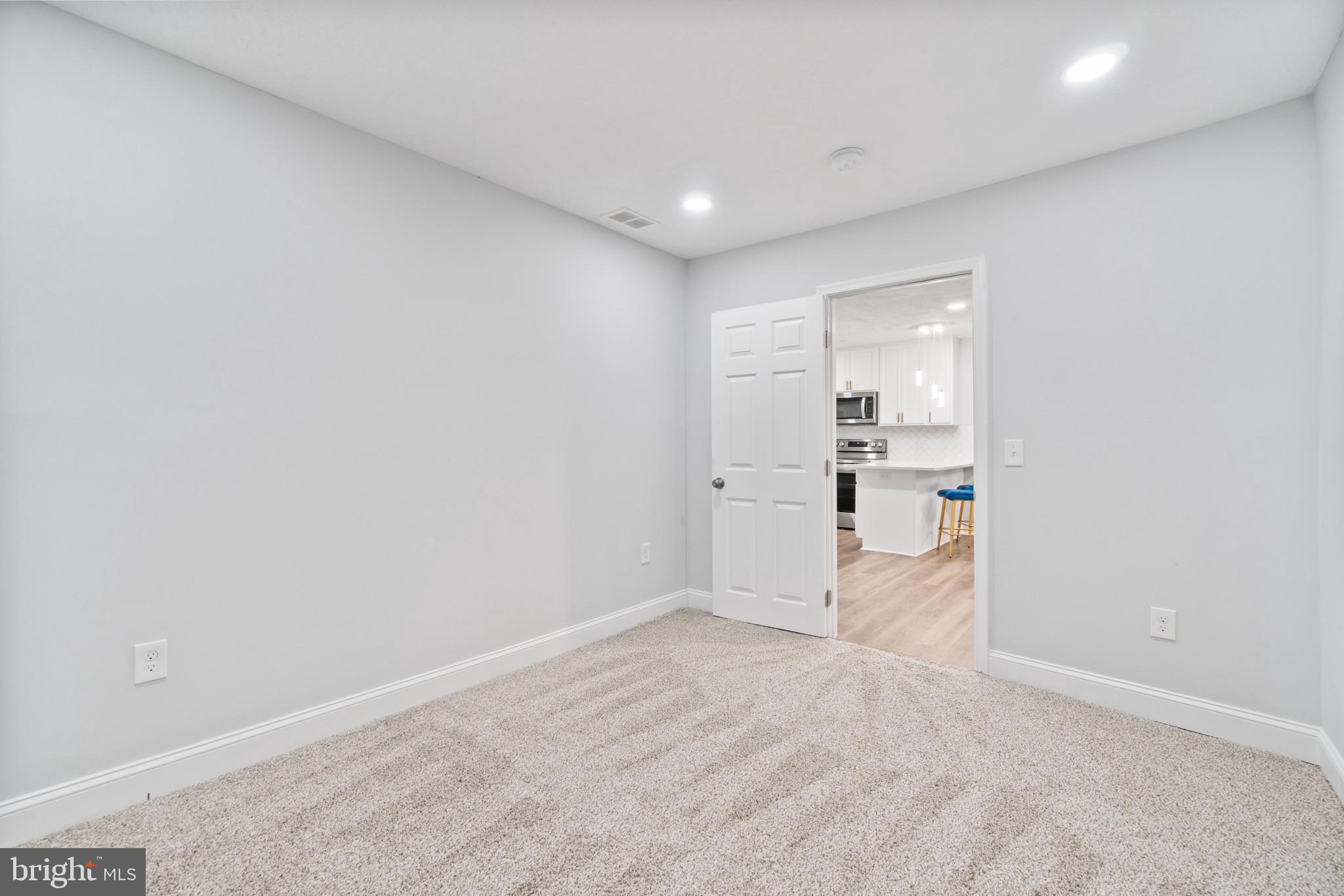 COUNTRY PLACE - Residential